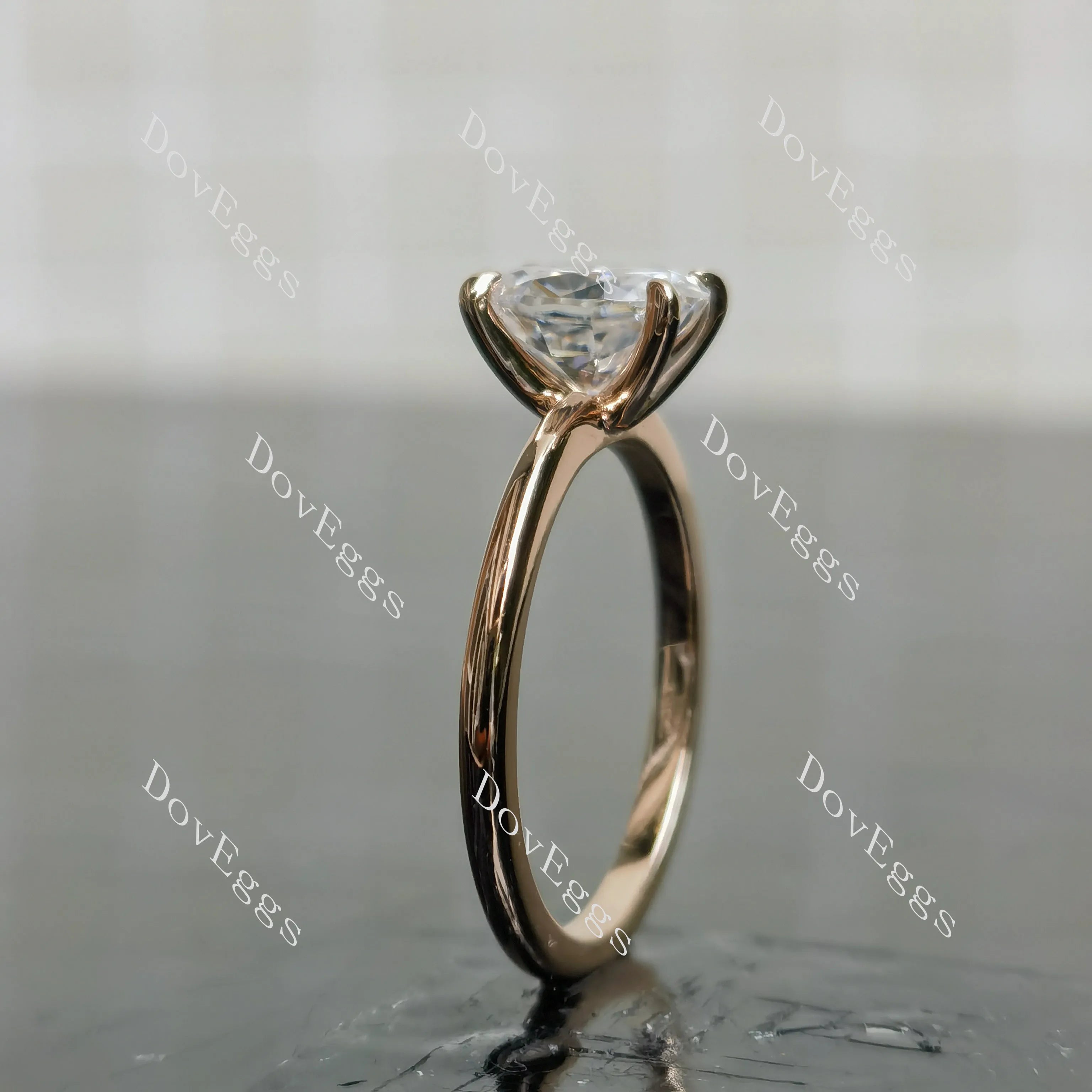 (size 7) Doveggs sterling silver plated with rose gold 1.5ct oval crushed ice cut moissanite engagement ring