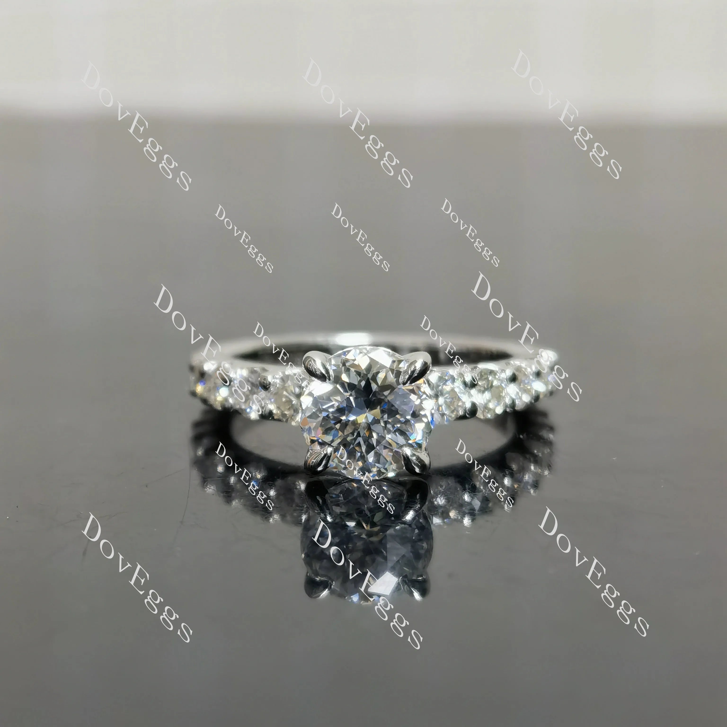 (size4.25-4.5) Doveggs 1ct GHI color round moissanite engagement ring