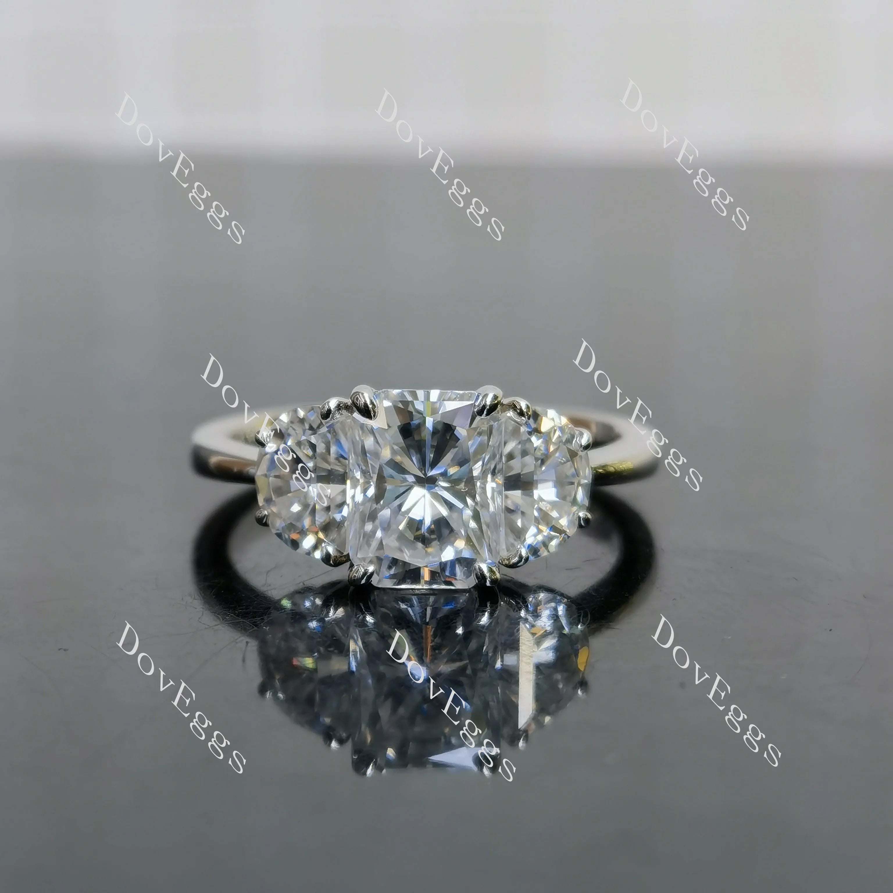 (size 7) Doveggs sterling silver 2ct radiant moissanite engagement ring
