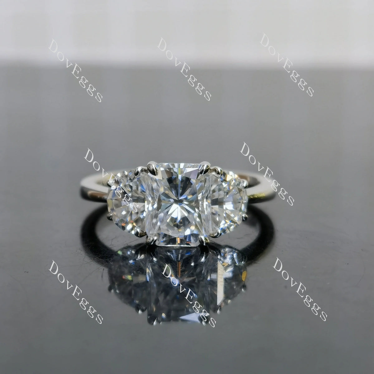 (size 7) Doveggs sterling silver 2ct radiant moissanite engagement ring