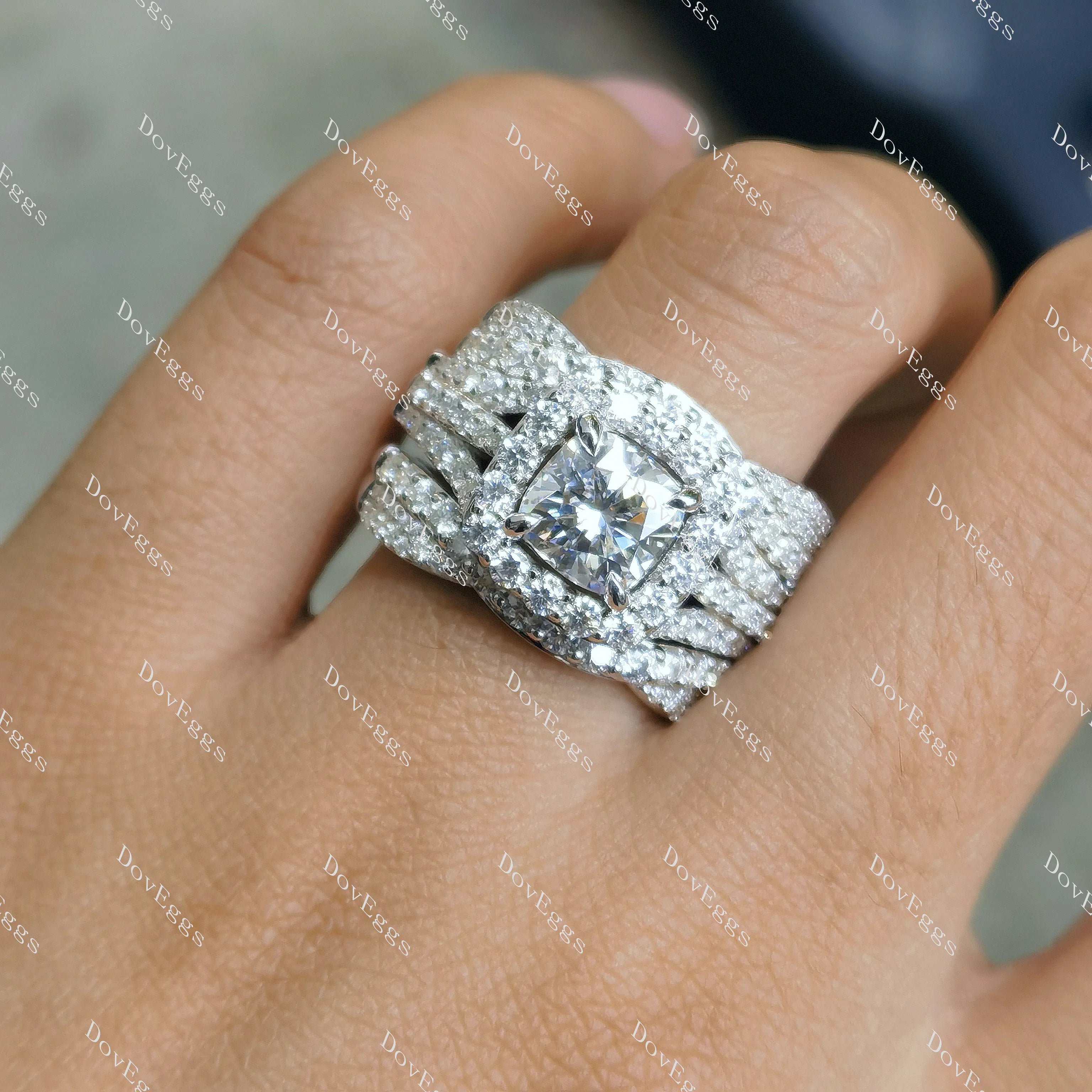 (size 7.5) Doveggs 1.5ct cushion moissanite sterling silver engagement ring set （3 rings）