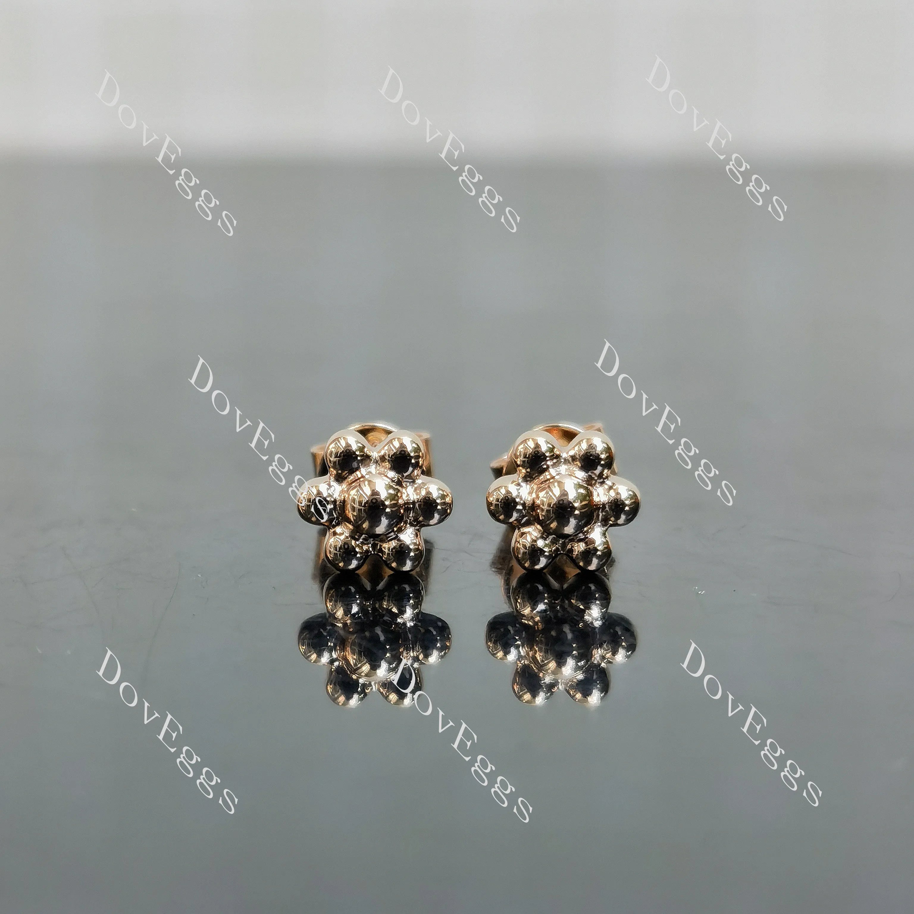 Doveggs three-dimensional flower earrings
