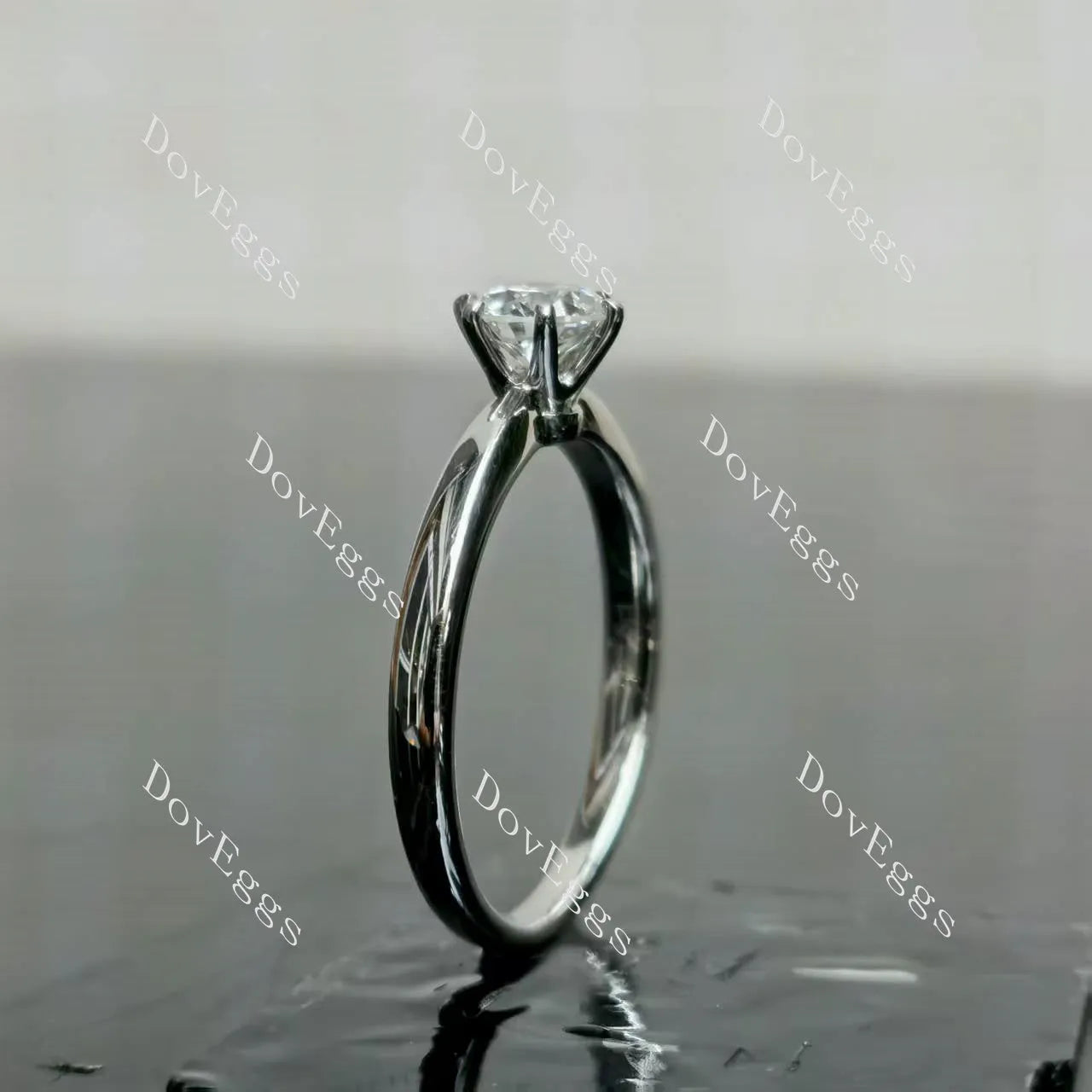 (size 6) Doveggs 18K white gold 0.5ct round lab grown diamond engagement ring