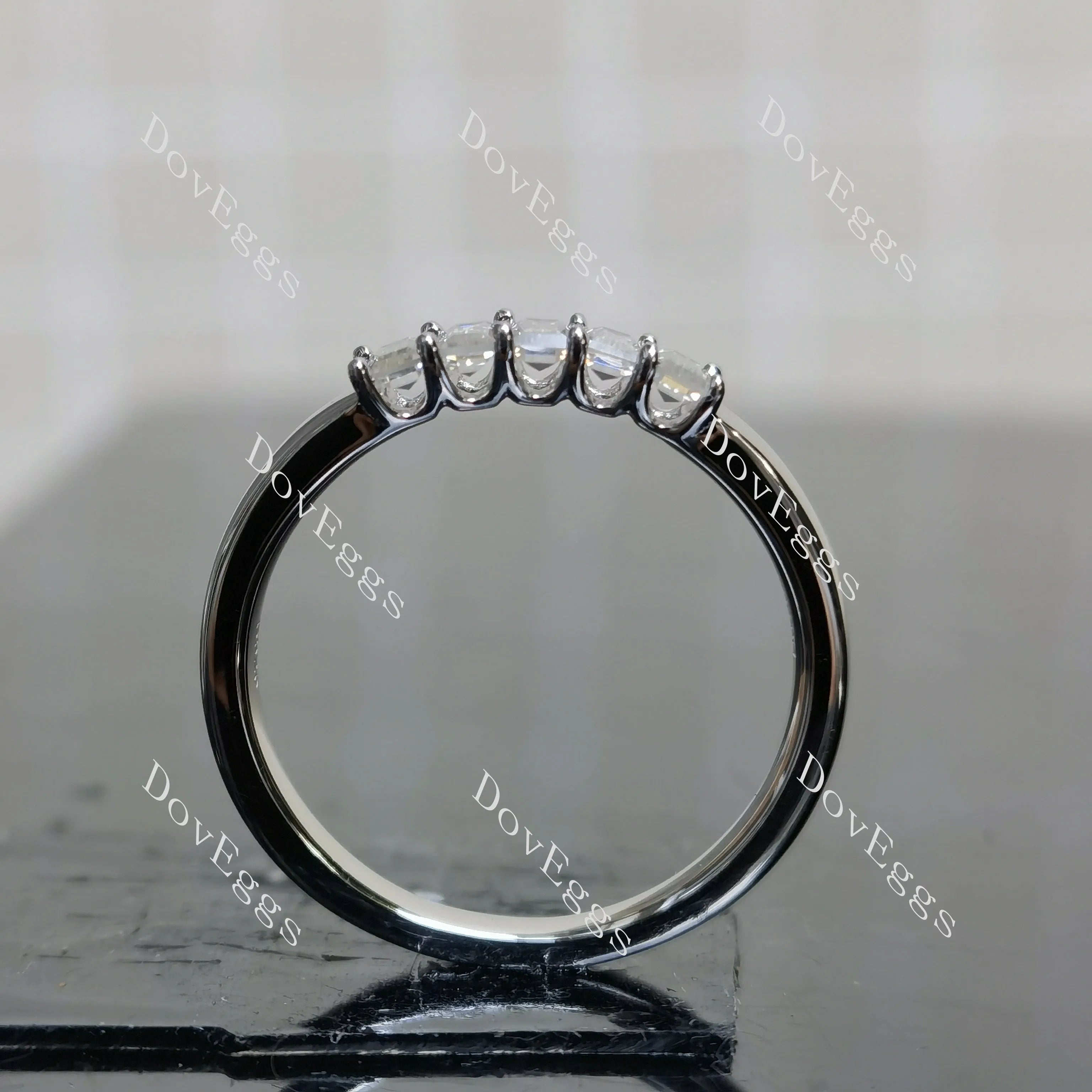 (size 8) Doveggs sterling silver 0.6cttw emerald wedding band