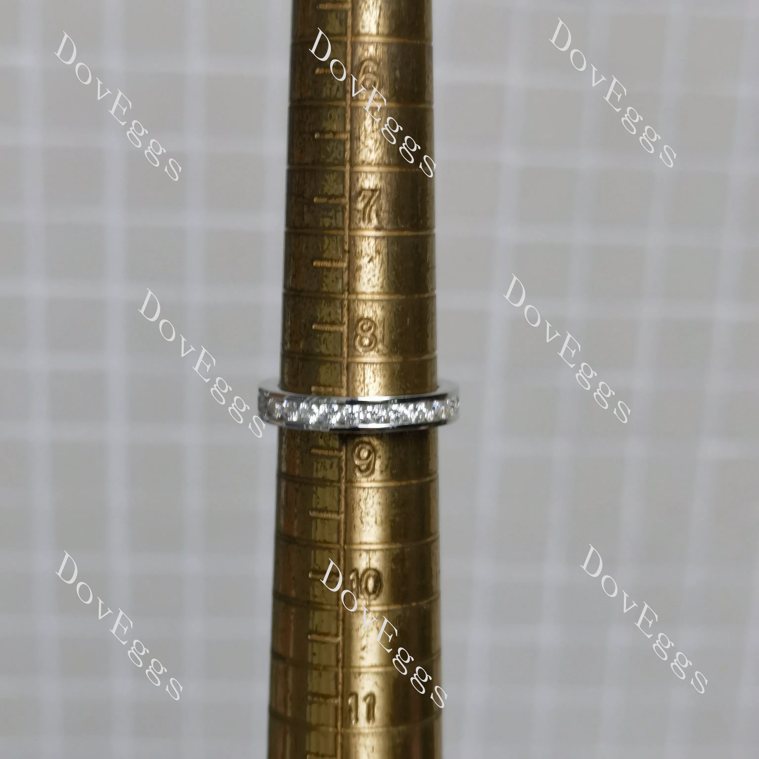 (size 8.5)Doveggs sterling silver Round moissanite wedding band