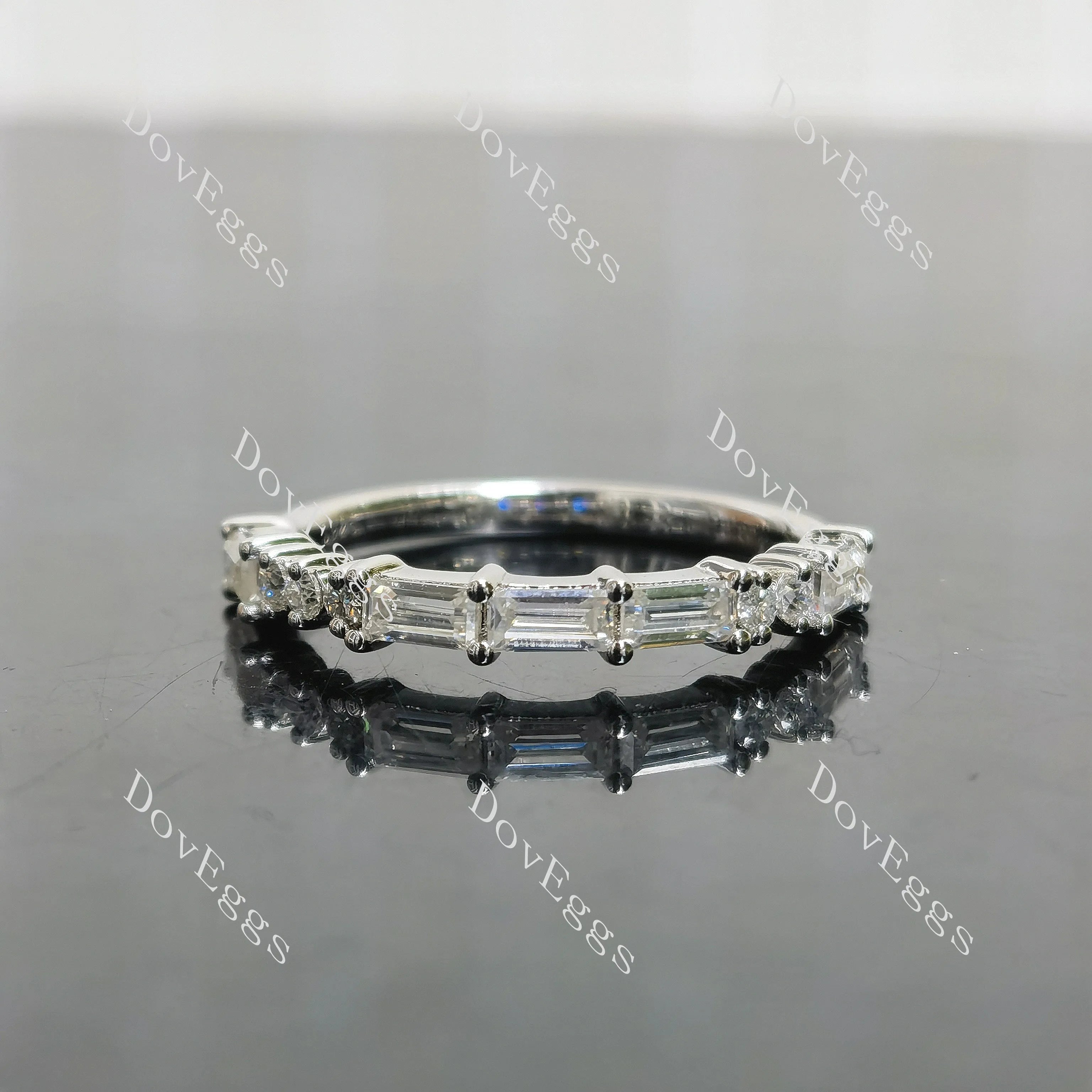 (size 7) Doveggs sterling silver round baguette wedding band