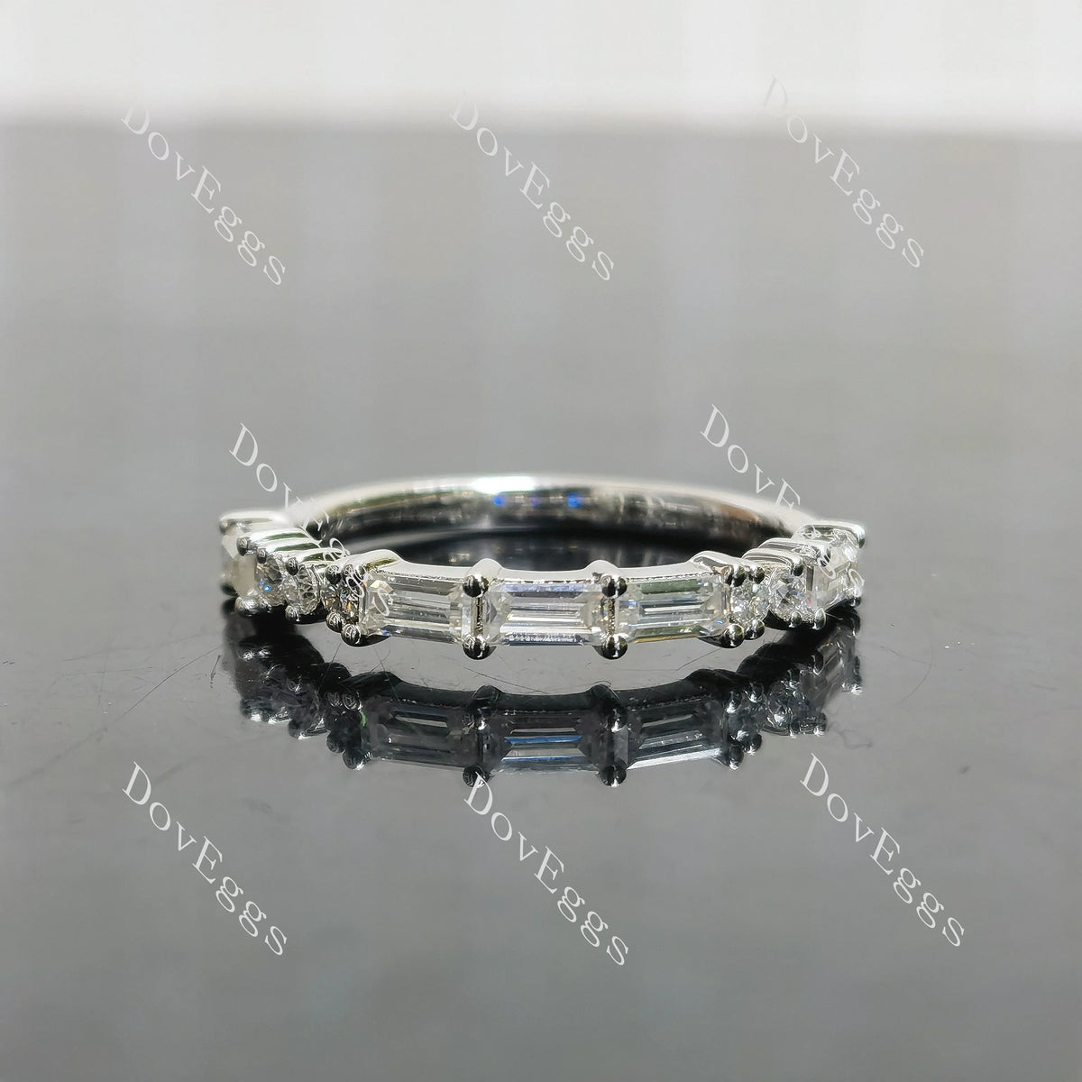 (size 7) Doveggs sterling silver round baguette wedding band