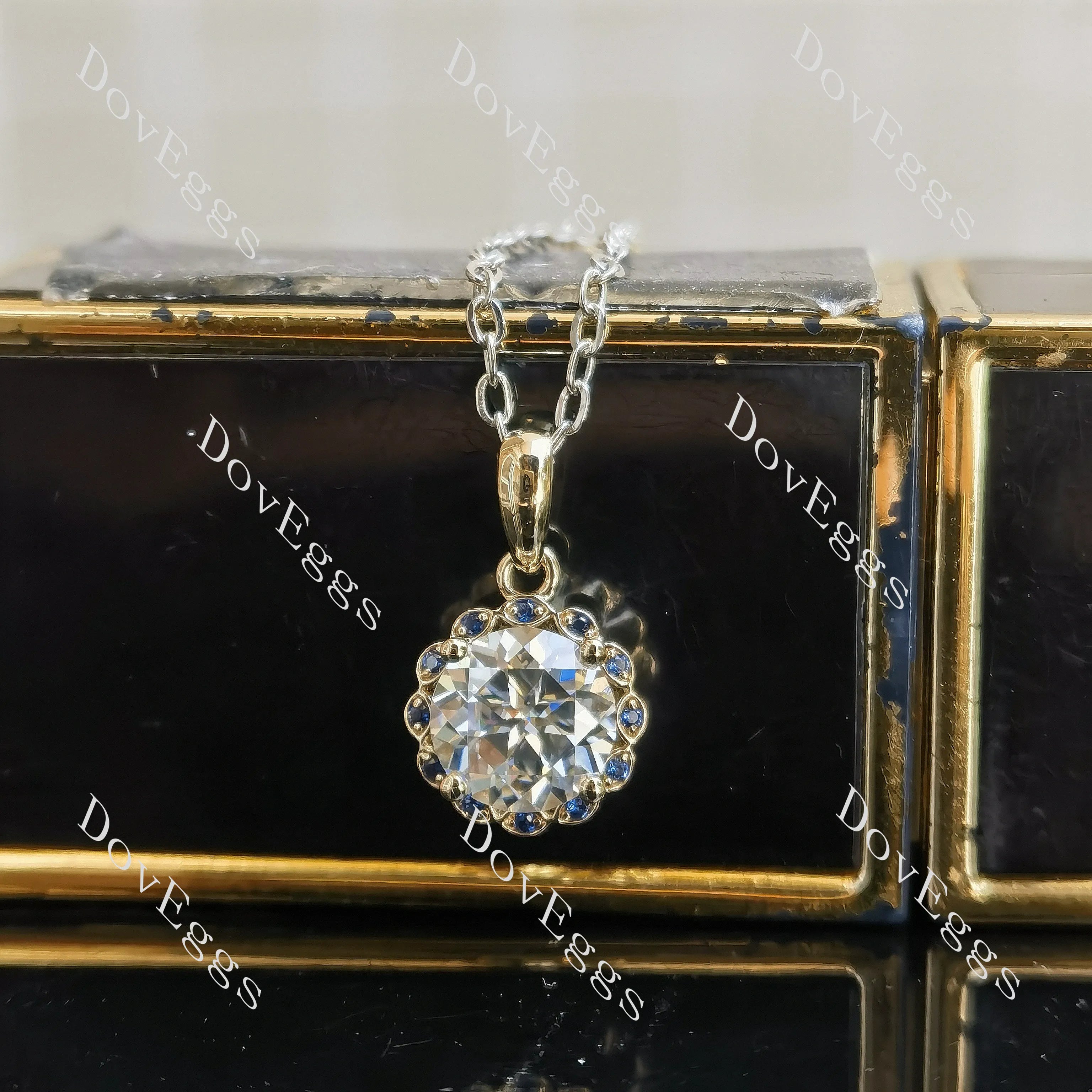 Doveggs round art deco moissanite pendant necklace (pendant only)