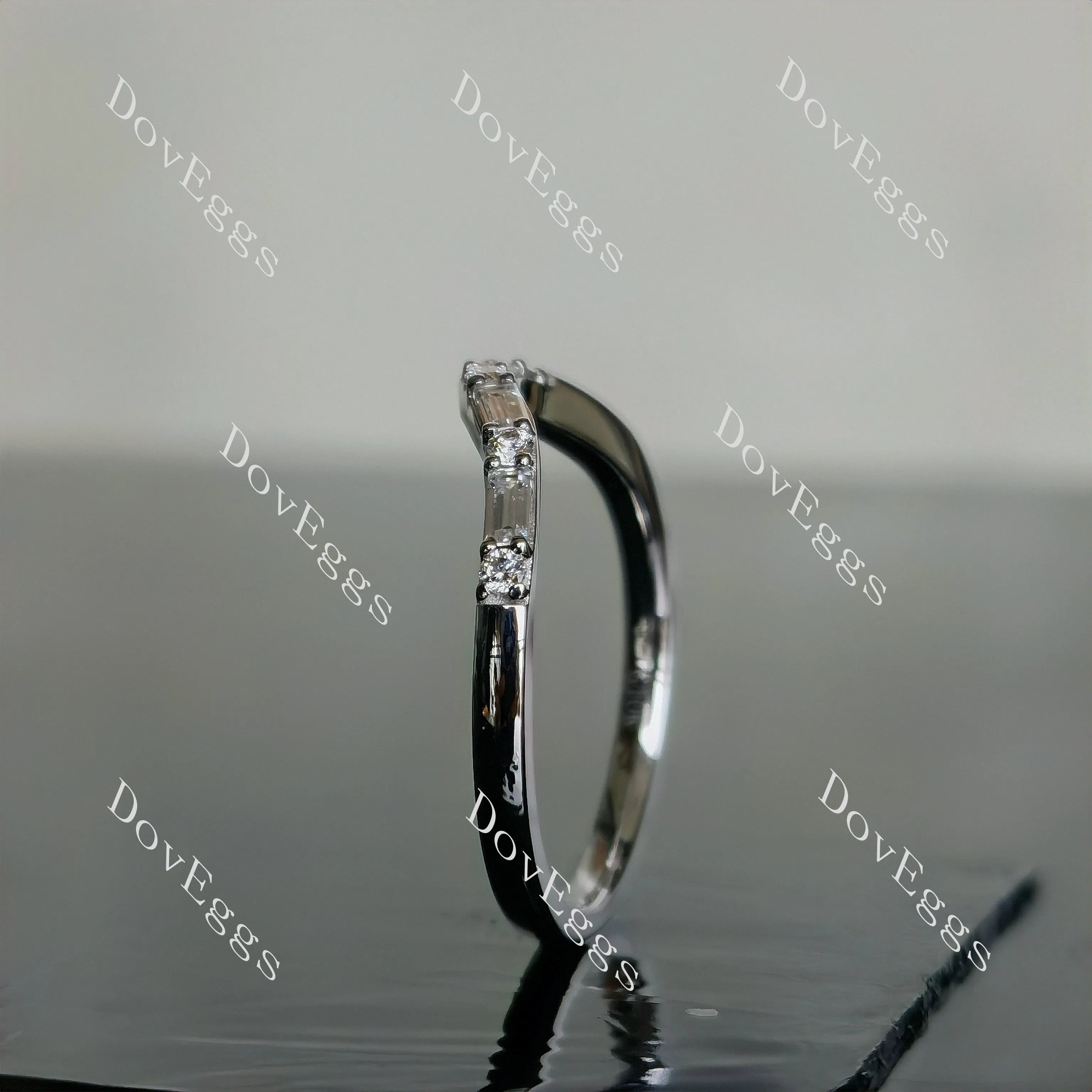 Doveggs baguette round moissanite/lab grown diamond wedding band-1.5mm band width