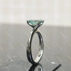 (size 4) Doveggs sterling silver 1ct emerald moissanite engagement ring