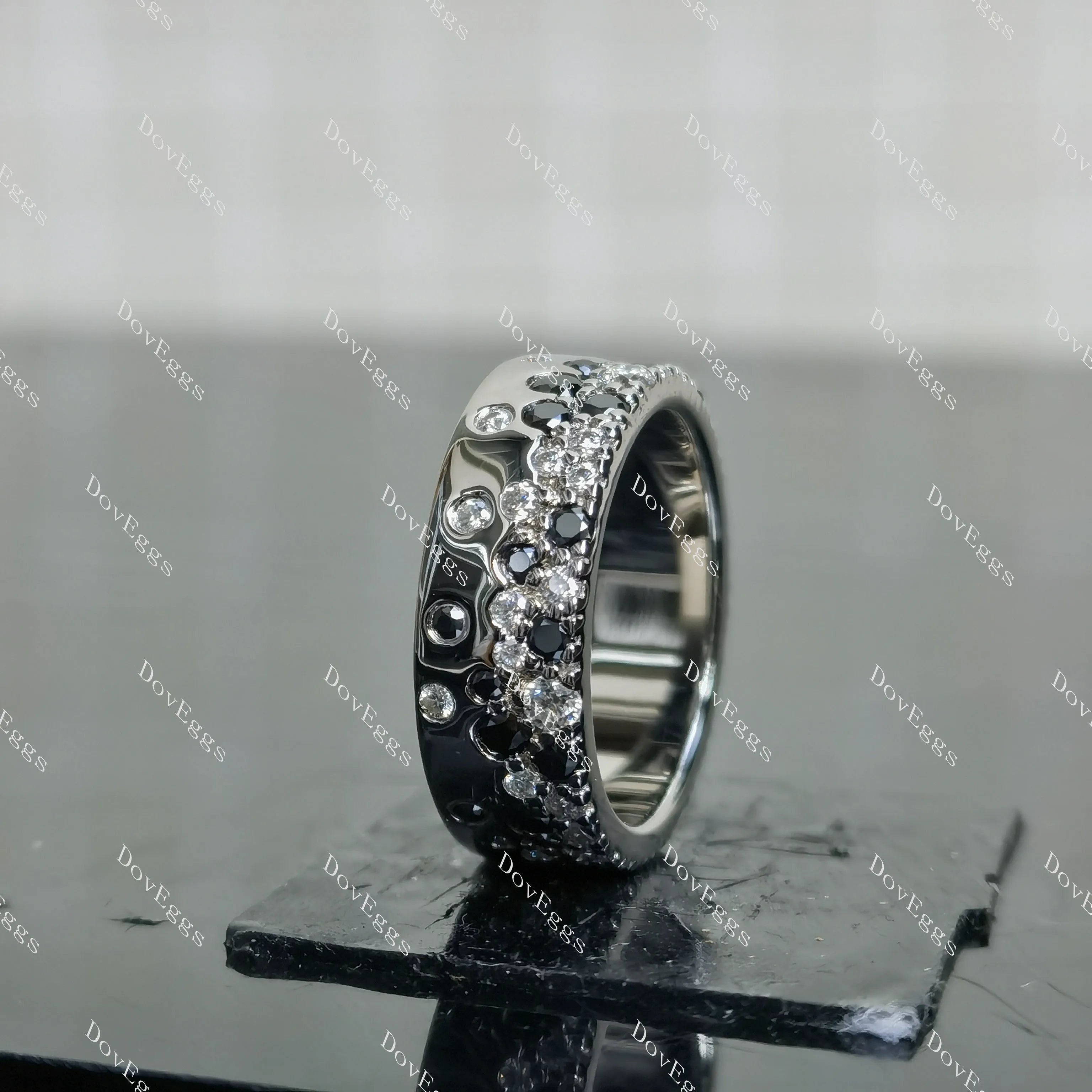 (size 5) Doveggs sterling silver 1.43cttw moissanite and black sapphire wedding band