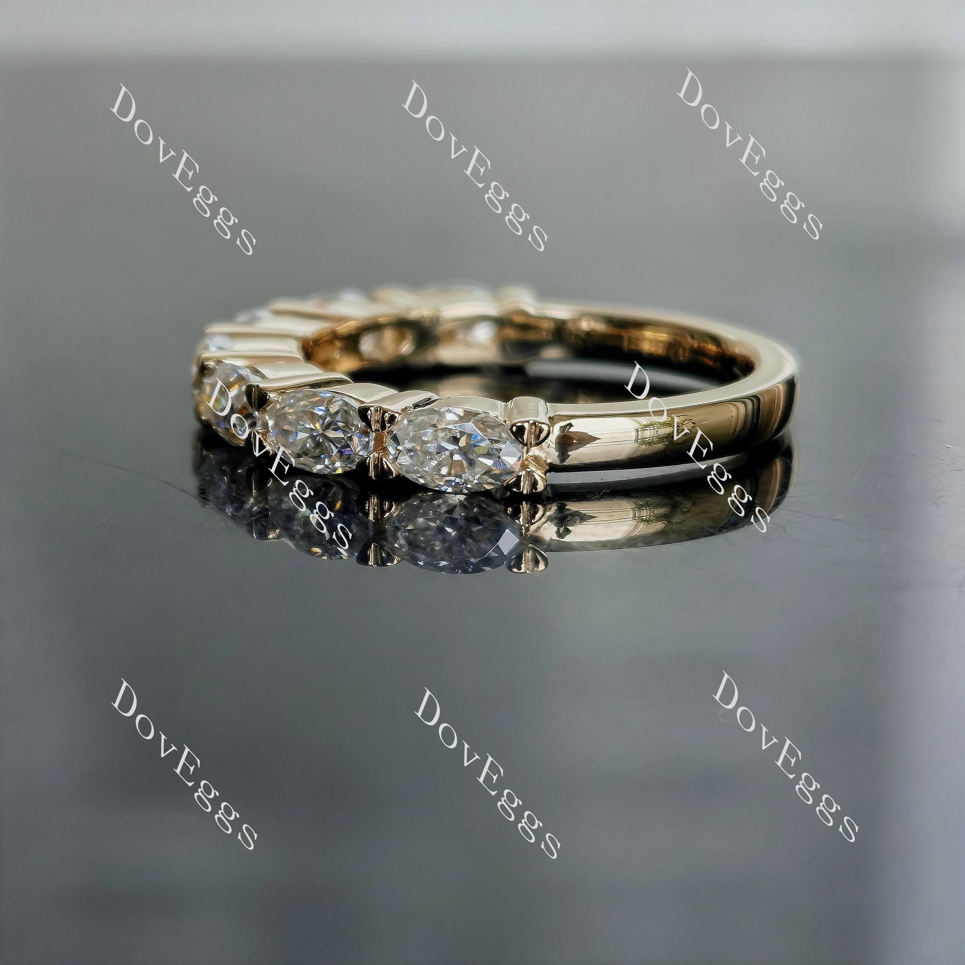 Doveggs oval seven stones moissanite/lab grown diamond wedding band-2.5mm band width