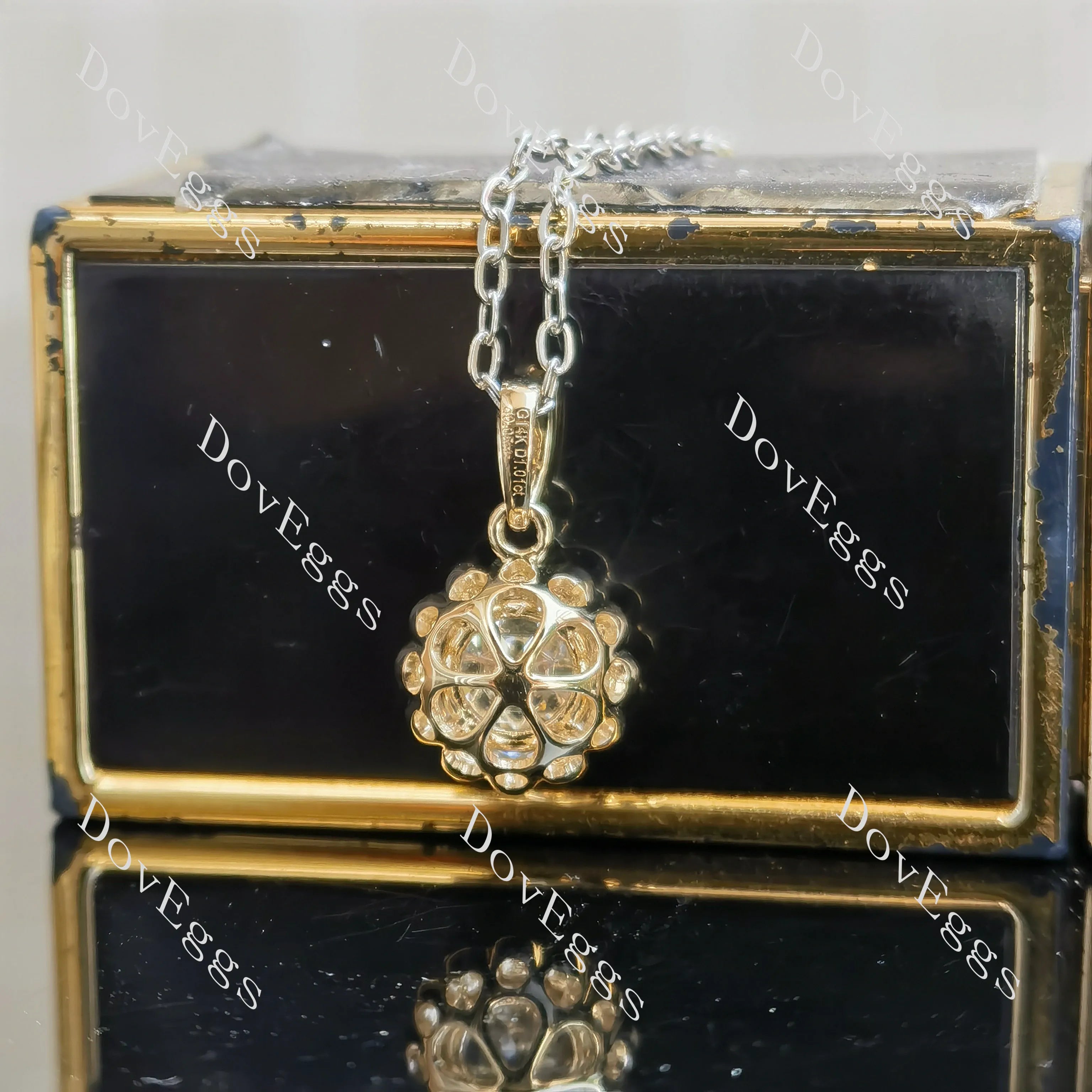 Doveggs round art deco moissanite pendant necklace (pendant only)