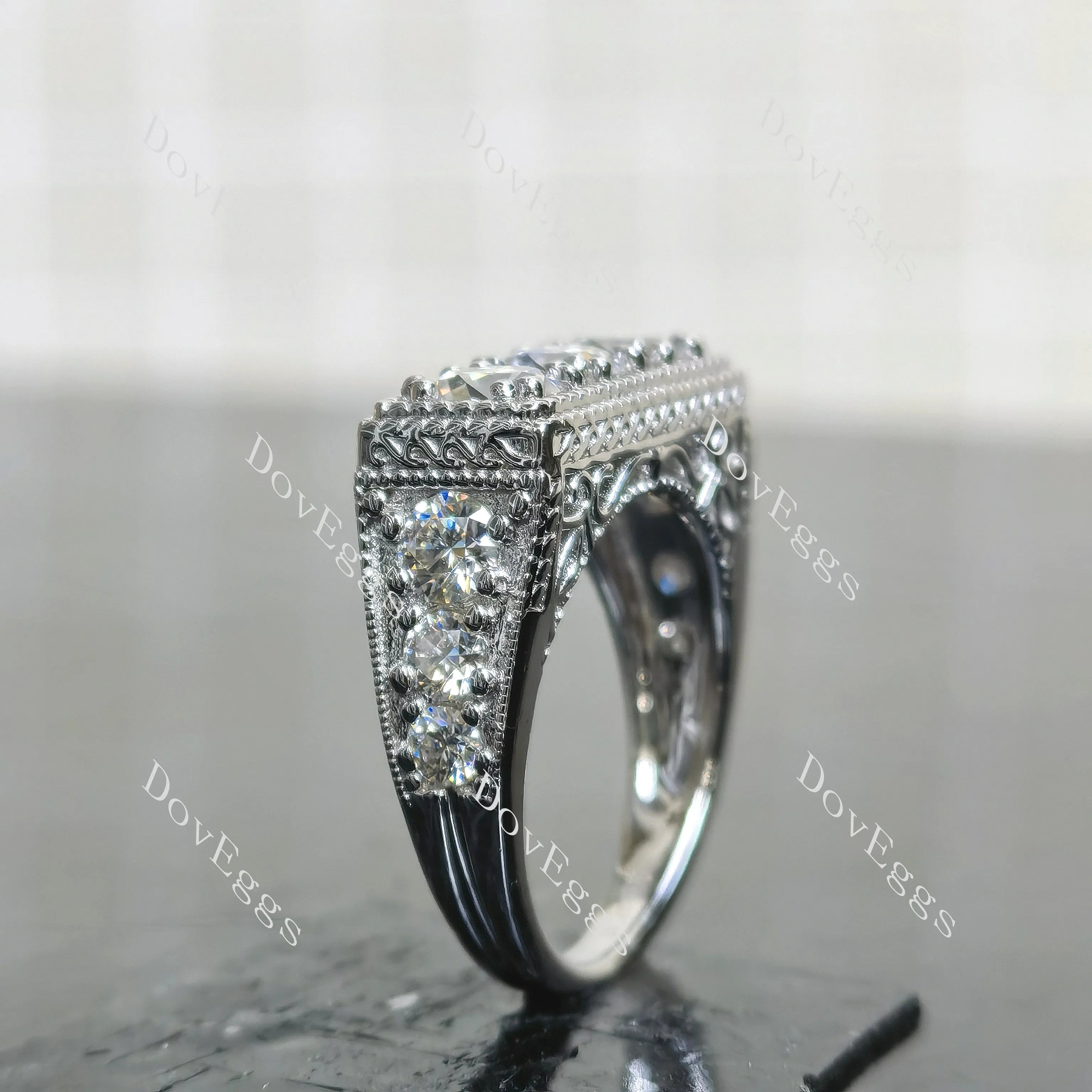 (size 6.5) Doveggs sterling silver round three stones moissanite ring