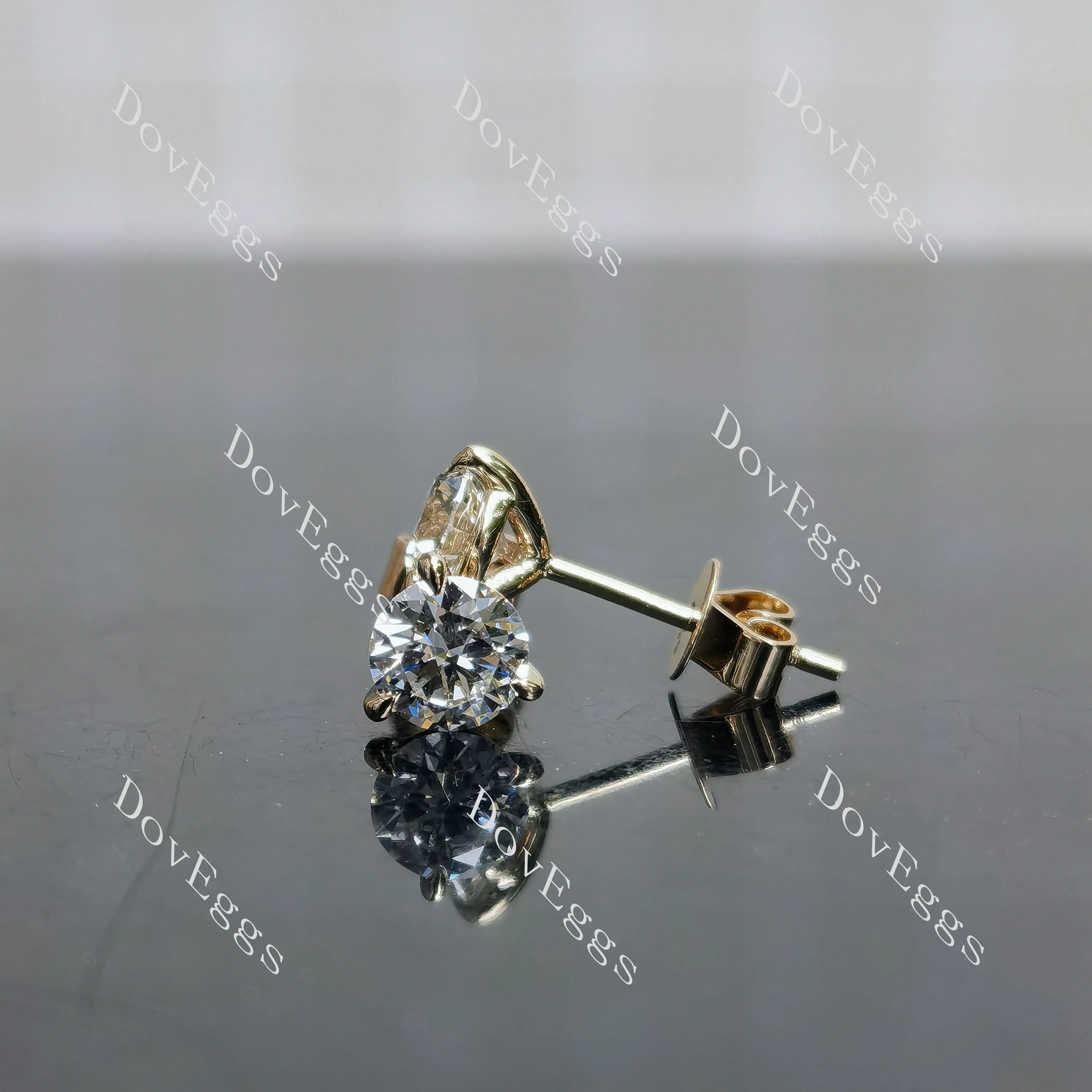 Doveggs Round Pave Lab Grown Diamond Earrings