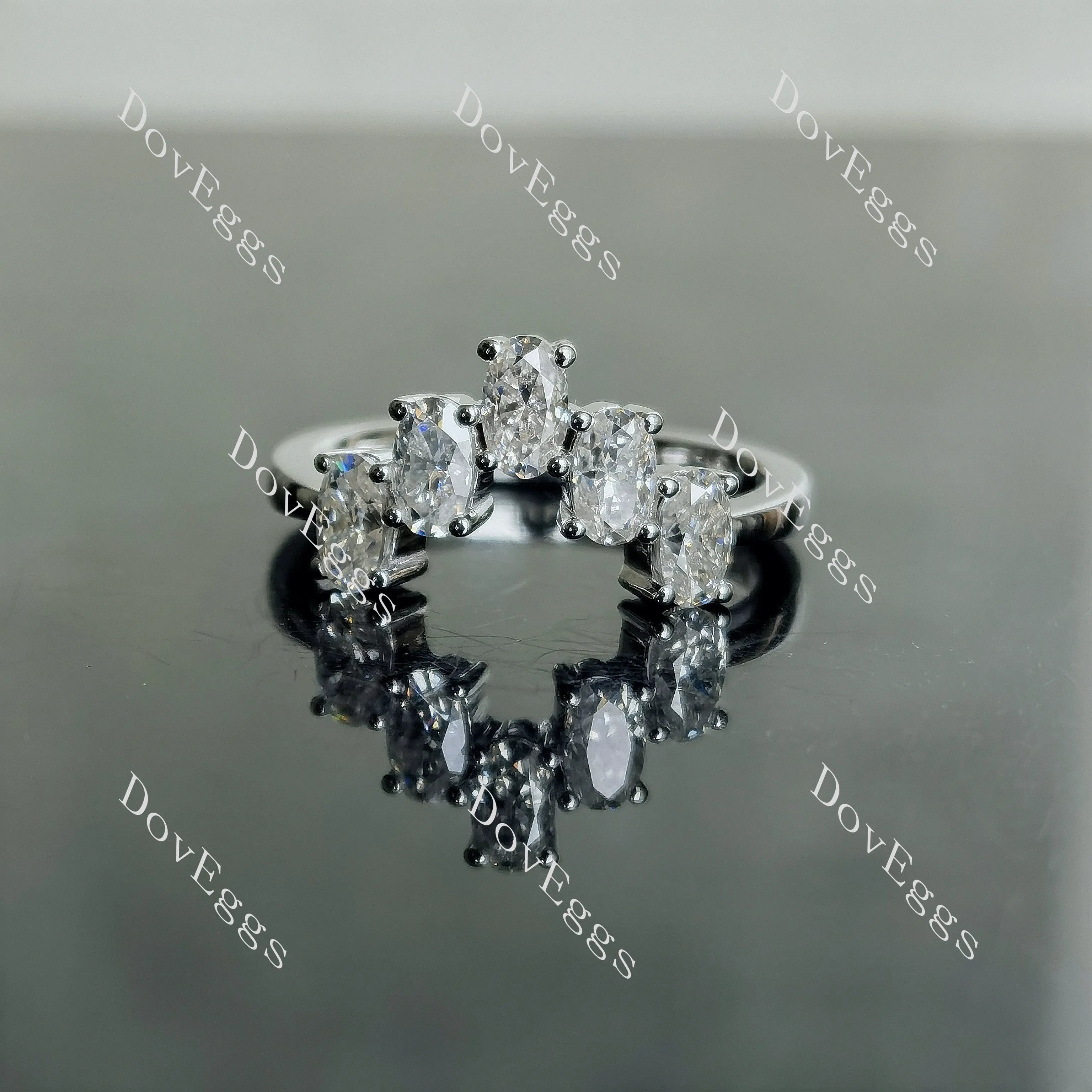 Doveggs oval five stones moissanite/lab grown diamond wedding band-2.3mm band width