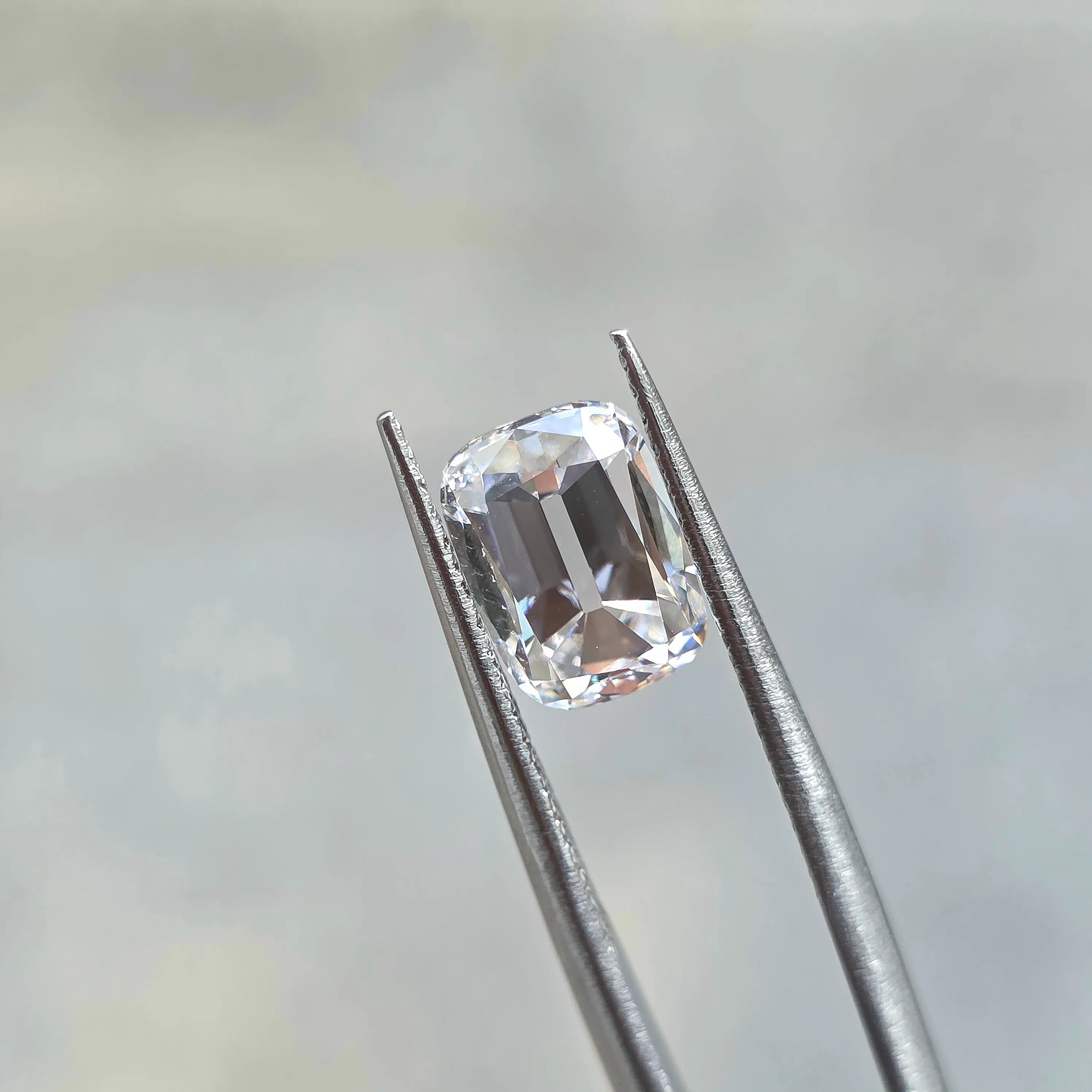 3.01ct Cushion Old Mine Cut Lab Diamond - E Color VVS1 | Doveggs Certified