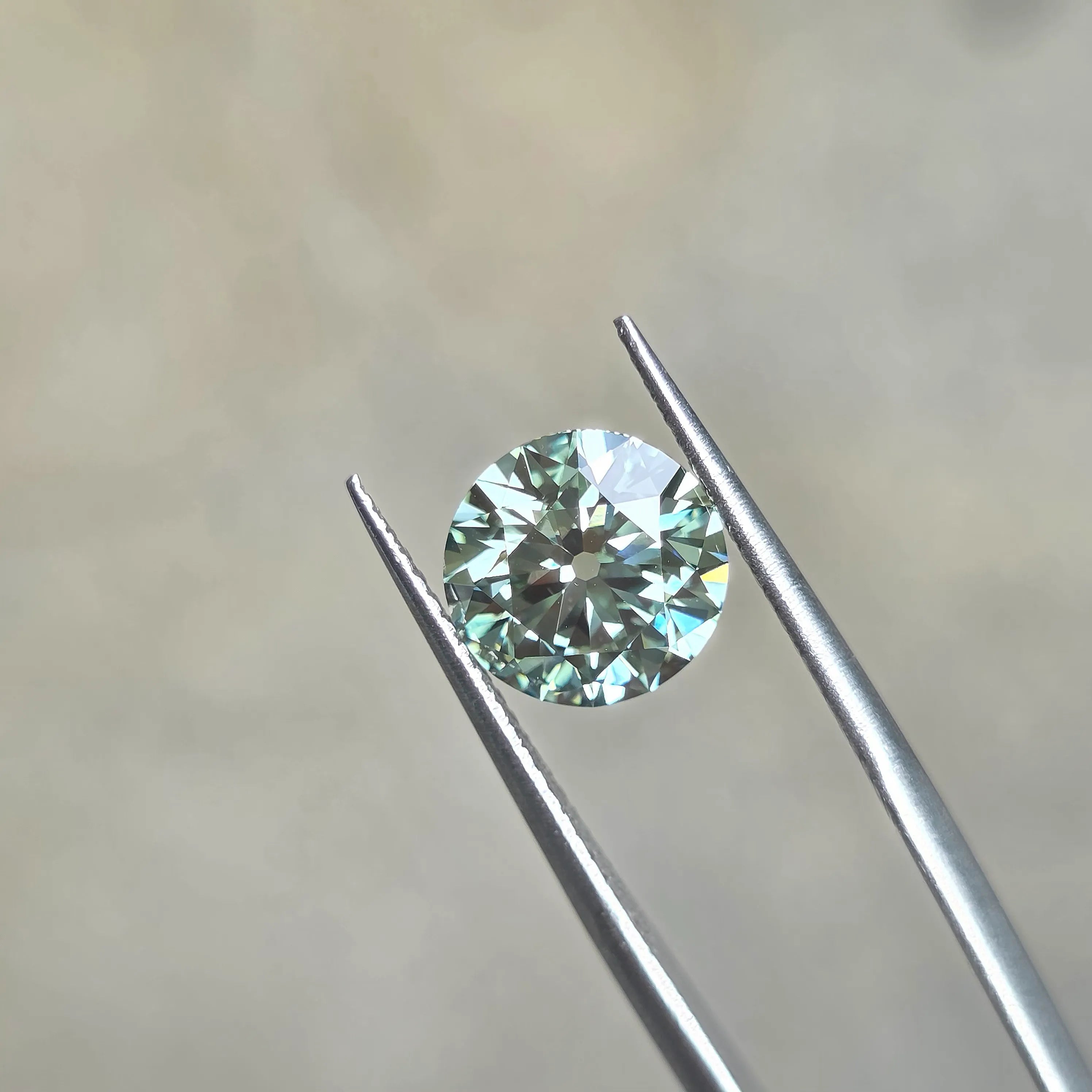 3.23ct Round Old European Cut Lab Diamond – Fancy Vivid Green Color VVS1 | Doveggs Certified