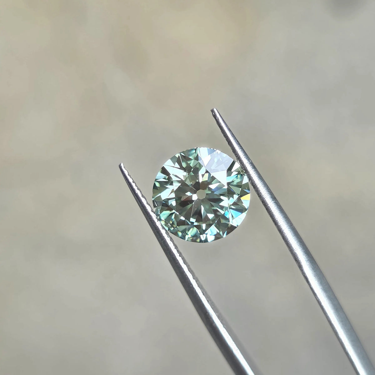 3.23ct Round Old European Cut Lab Diamond – Fancy Vivid Green Color VVS1 | Doveggs Certified