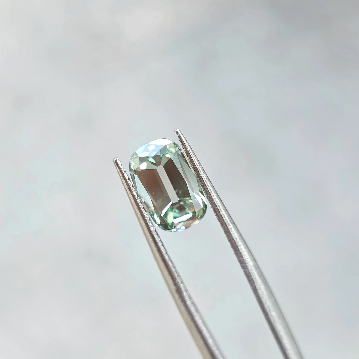 2.19ct Cushion Old Mine Cut Lab Diamond – Fancy Vivid Green Color VS1 | Doveggs Certified