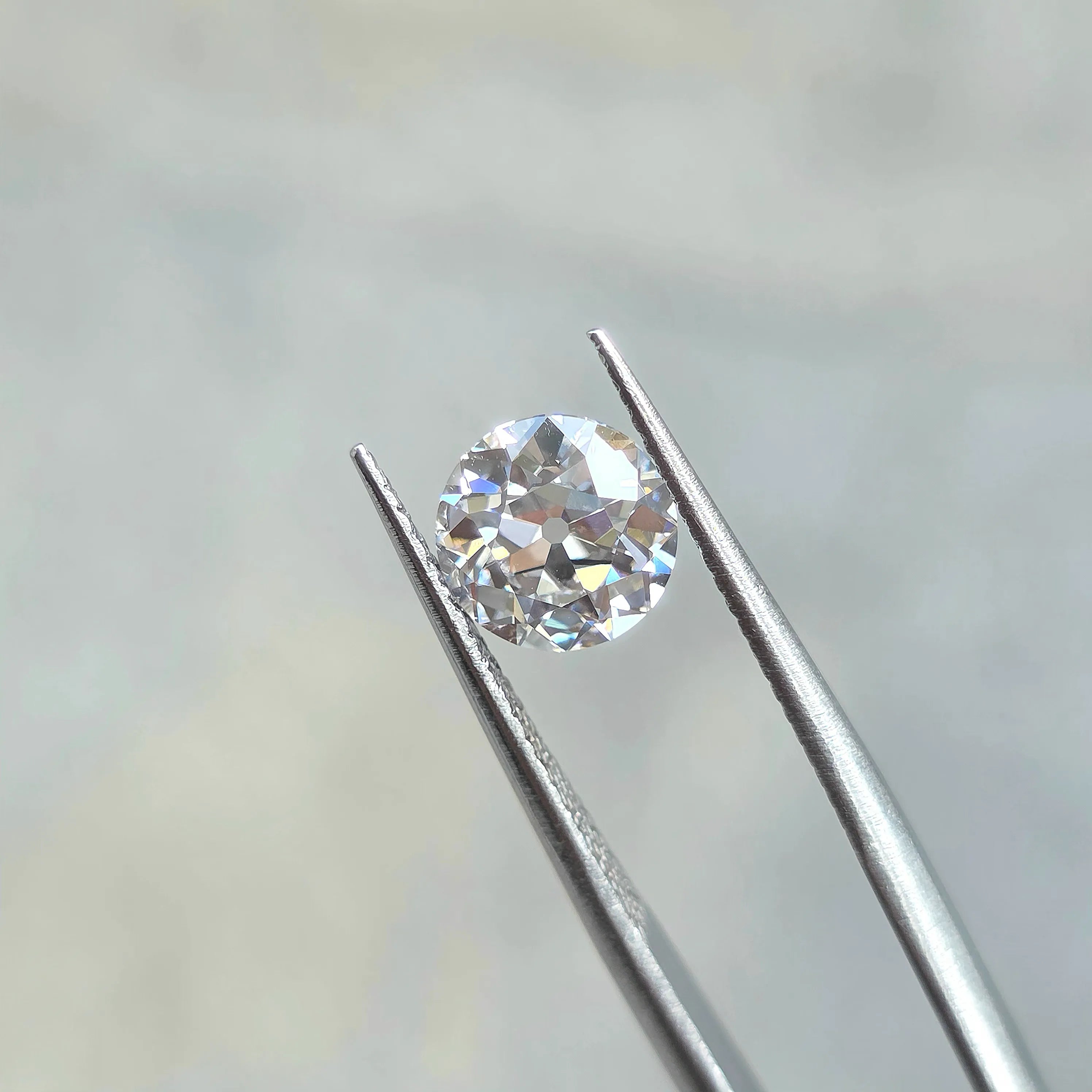2.10ct Round European Cut Lab Diamond – E Color VVS1 | Doveggs Certified