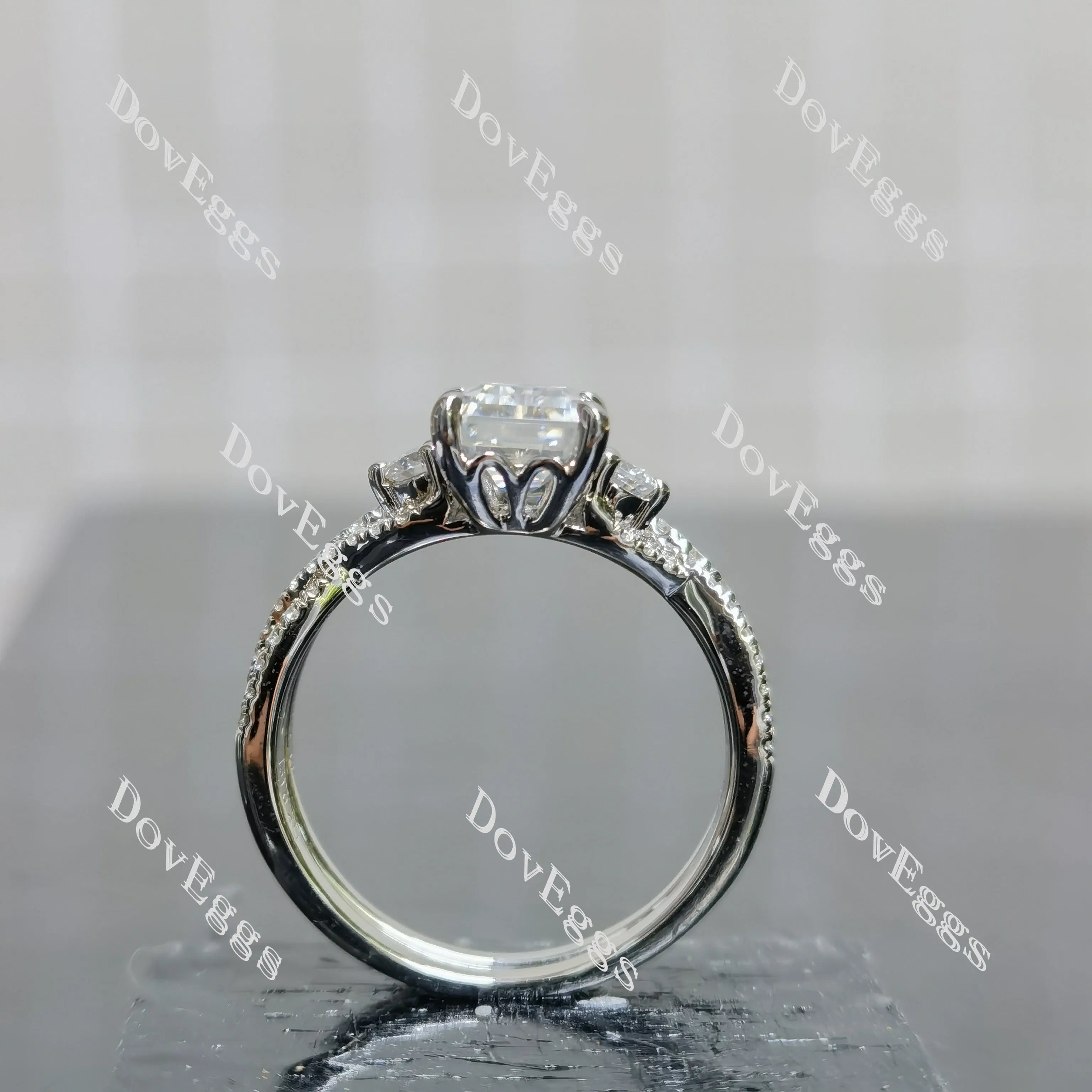 (size 7) Doveggs sterling silver 2ct GHI color Emerald engagement ring set（2rings）