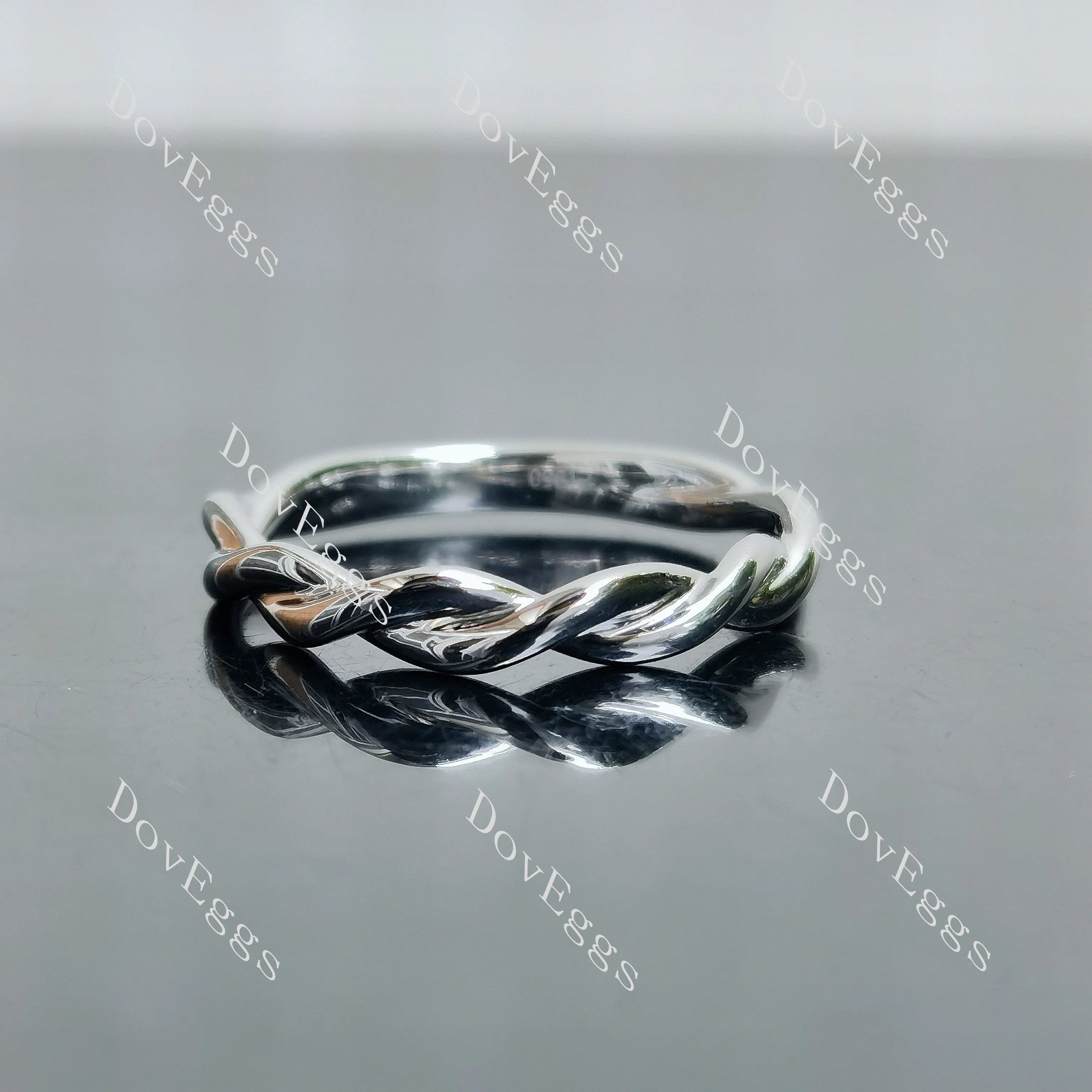 Curved plain wedding band-2.3mm band width| DovEggs