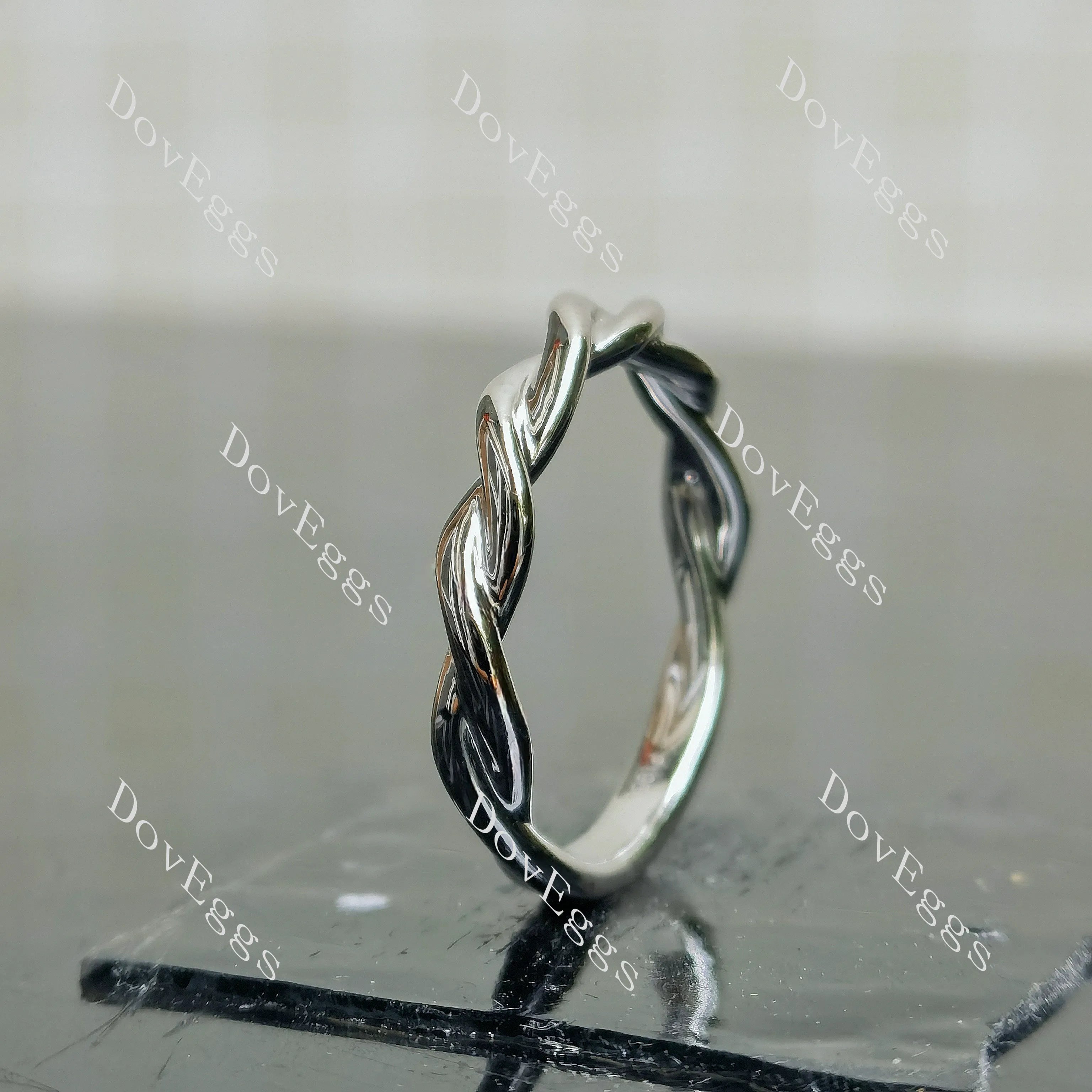 Curved plain wedding band-2.3mm band width| DovEggs
