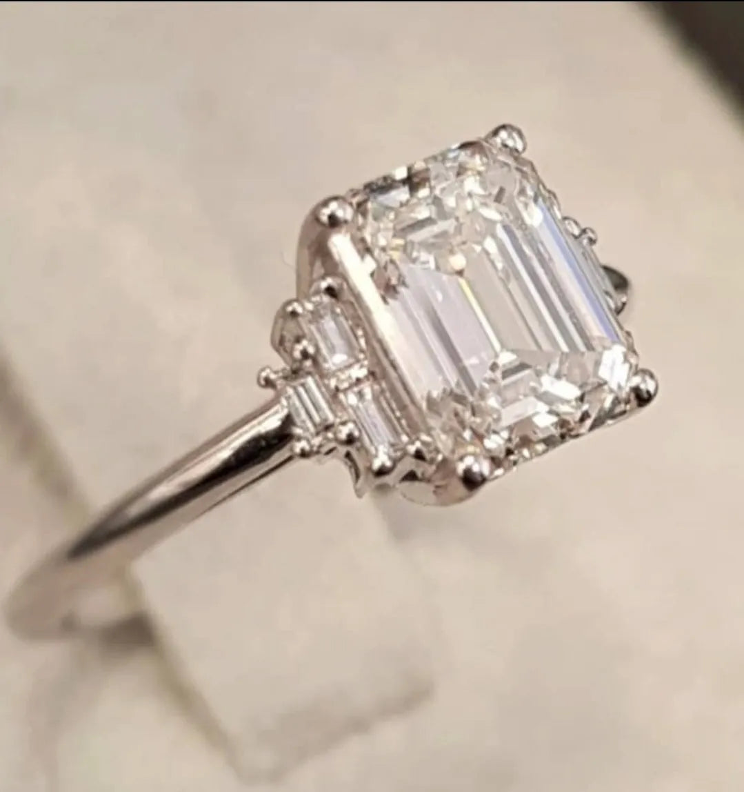 Setting only for the 2.545ct Emerald lab Dimond in baguette lab accents 10k WG
