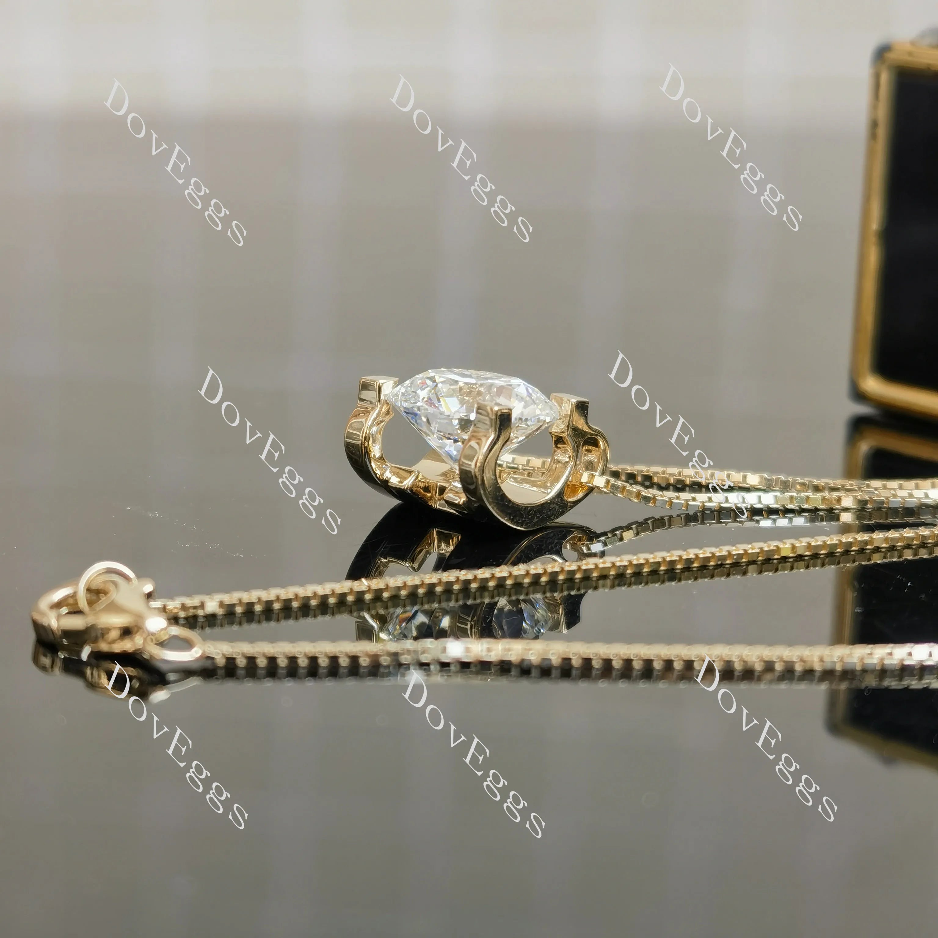 Doveggs round moissanite pendant necklace for women (pendant only)