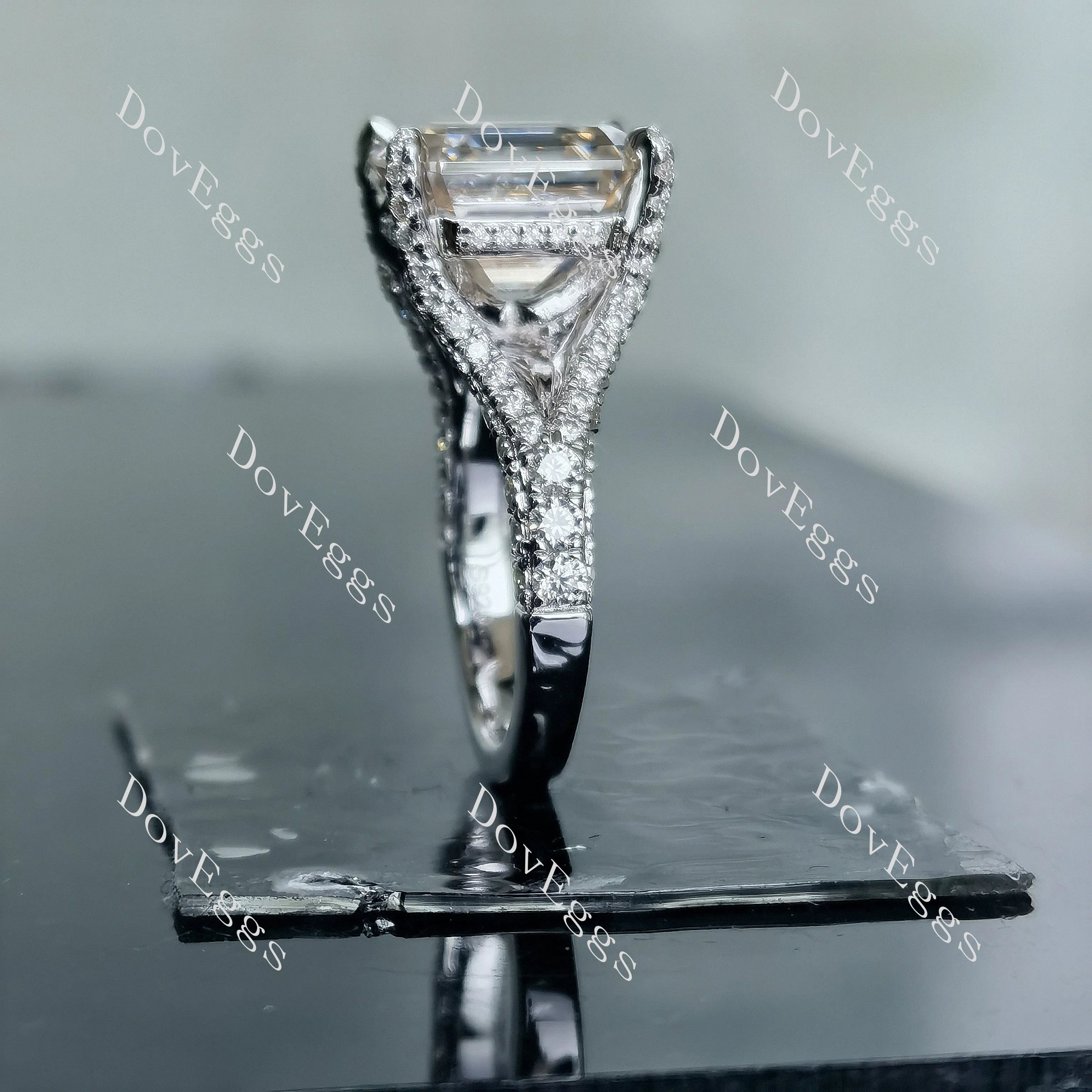 The Brooklyn split shank Cushion ring
