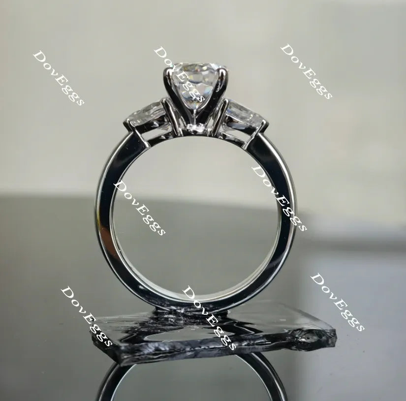 Oval three-stone moissanite engagement ring| Doveggs