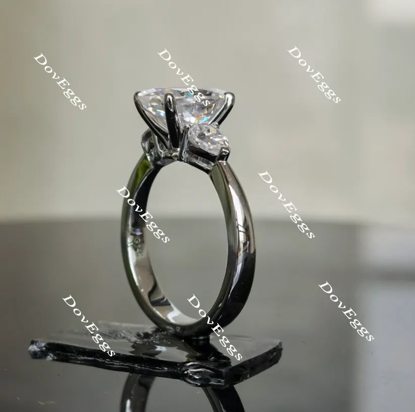 Oval three-stone moissanite engagement ring| Doveggs