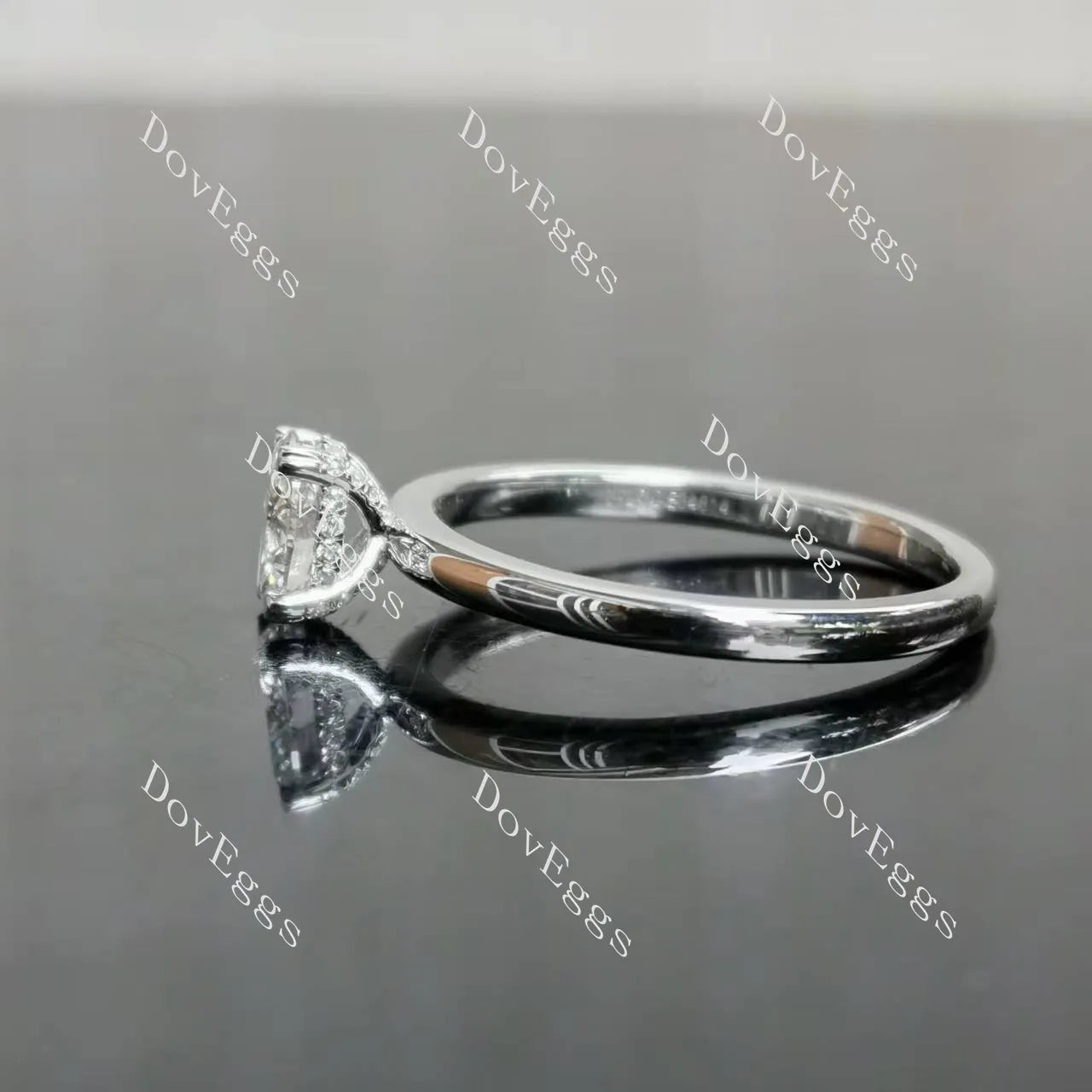 (size 7.5) Doveggs sterling silver 0.53ct oval lab grown diamond engagement ring