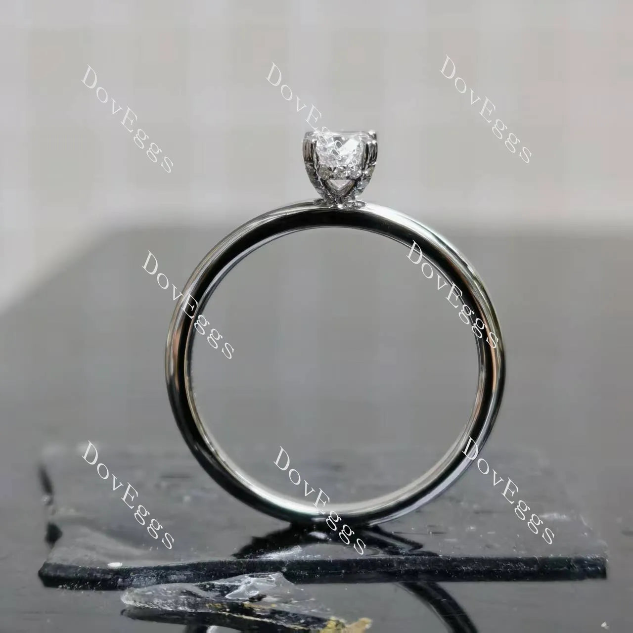 (size 7.5) Doveggs sterling silver 0.53ct oval lab grown diamond engagement ring