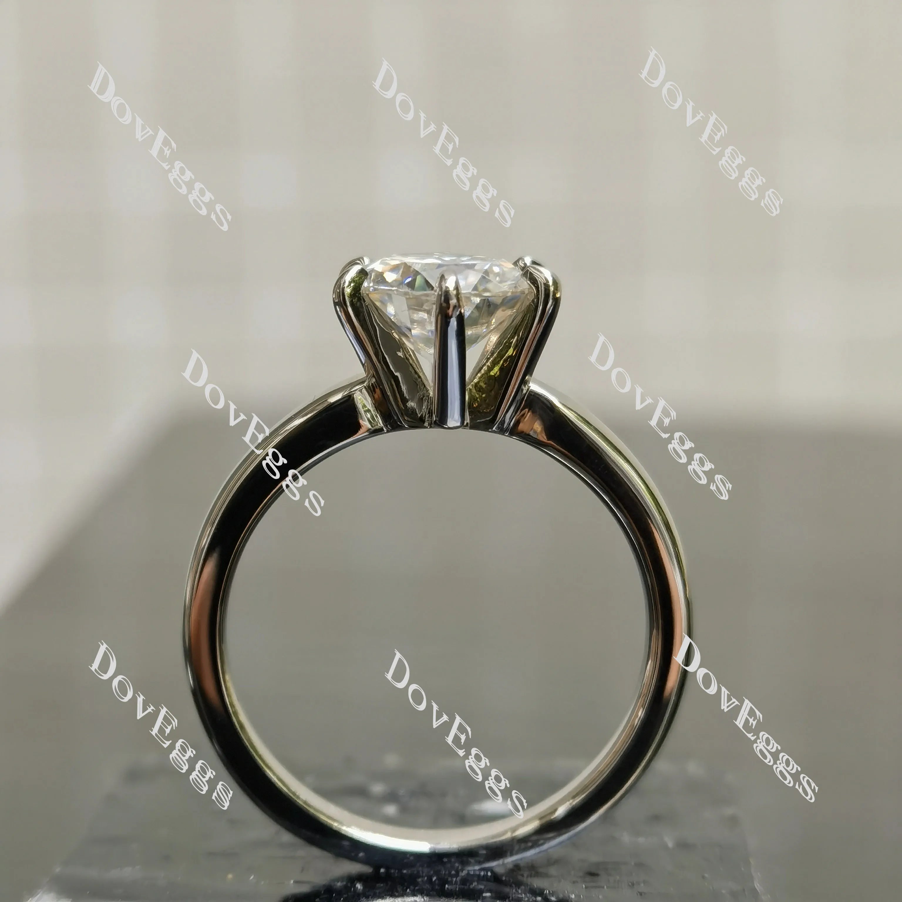 (size 7.75) Doveggs sterling silver 2ct GHI color round moissanite engagement ring