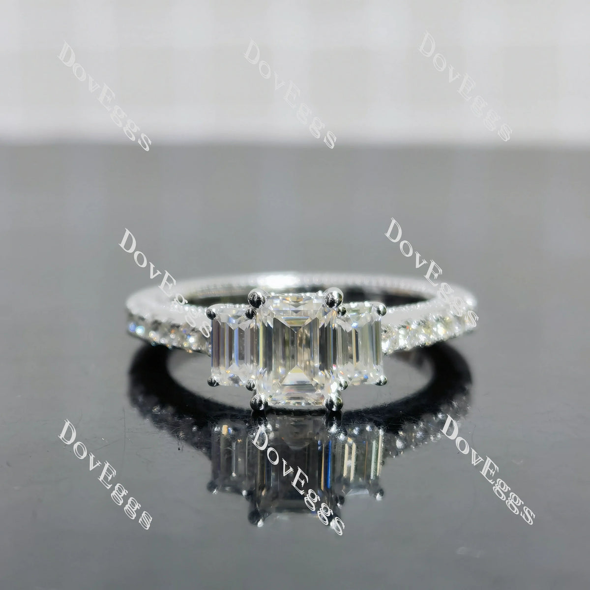 (size 9) Doveggs 1ct GHI color emerald moissanite engagement SS ring