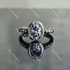 Oval bezel side stones moissanite engagement ring| Doveggs