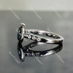Oval bezel side stones moissanite engagement ring| Doveggs