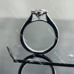 Oval bezel side stones moissanite engagement ring| Doveggs