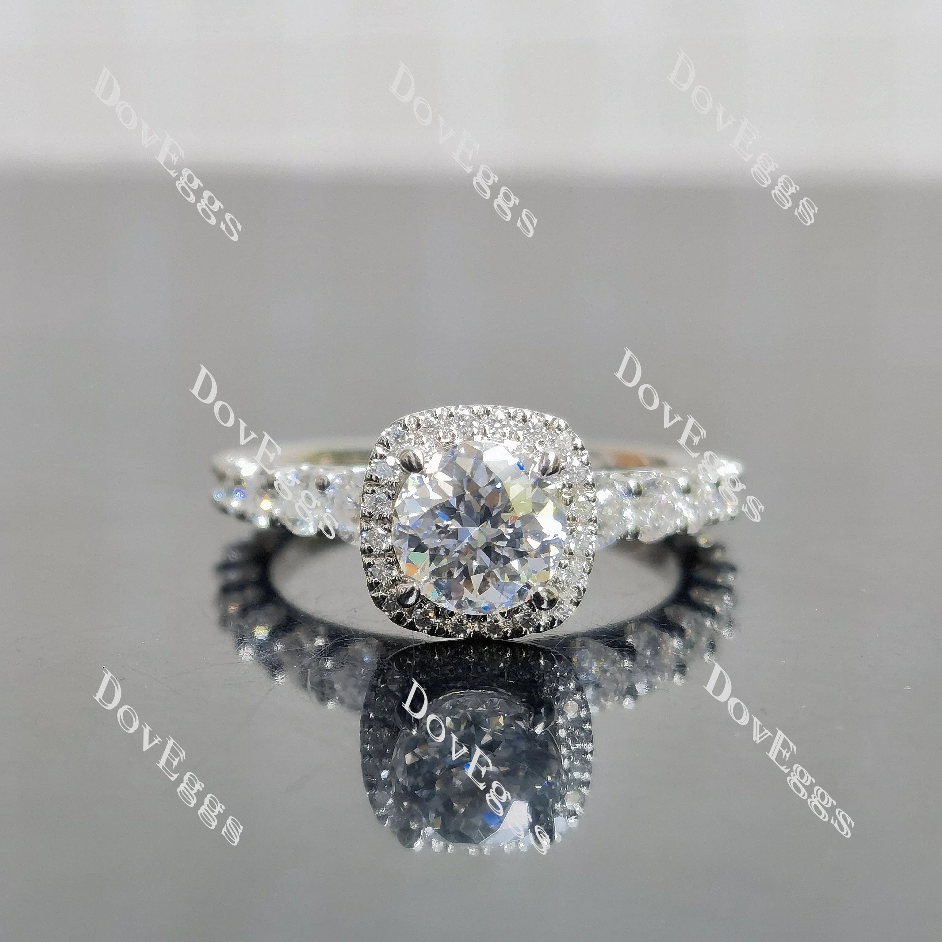 (size 7) Doveggs sterling silver 1ct GHI color round moissanite engagement ring