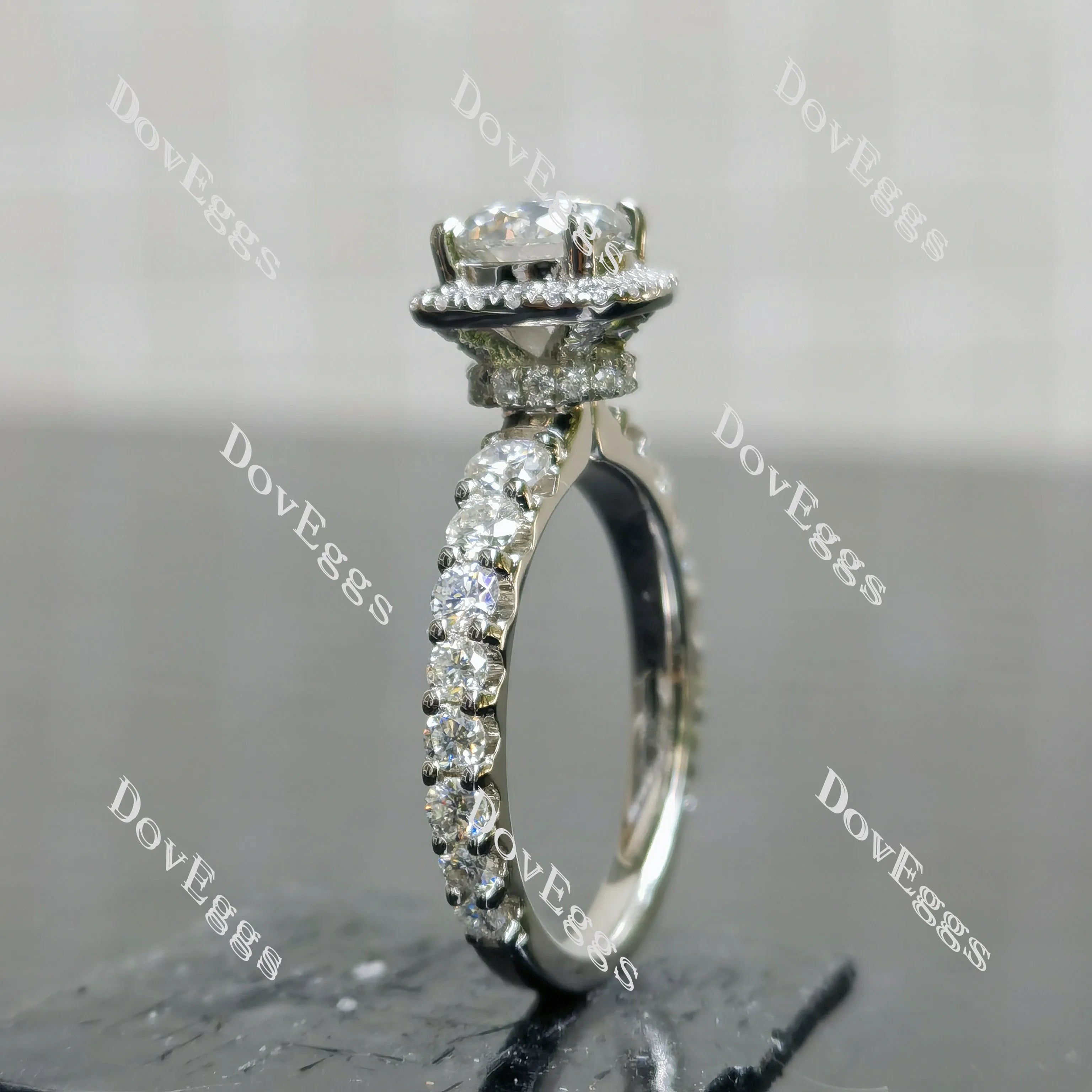 (size 7) Doveggs sterling silver 1ct GHI color round moissanite engagement ring