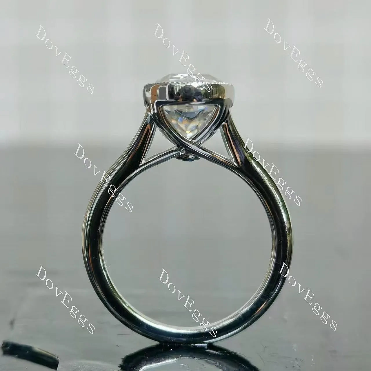 Oval bezel split shanks moissanite engagement ring| Doveggs
