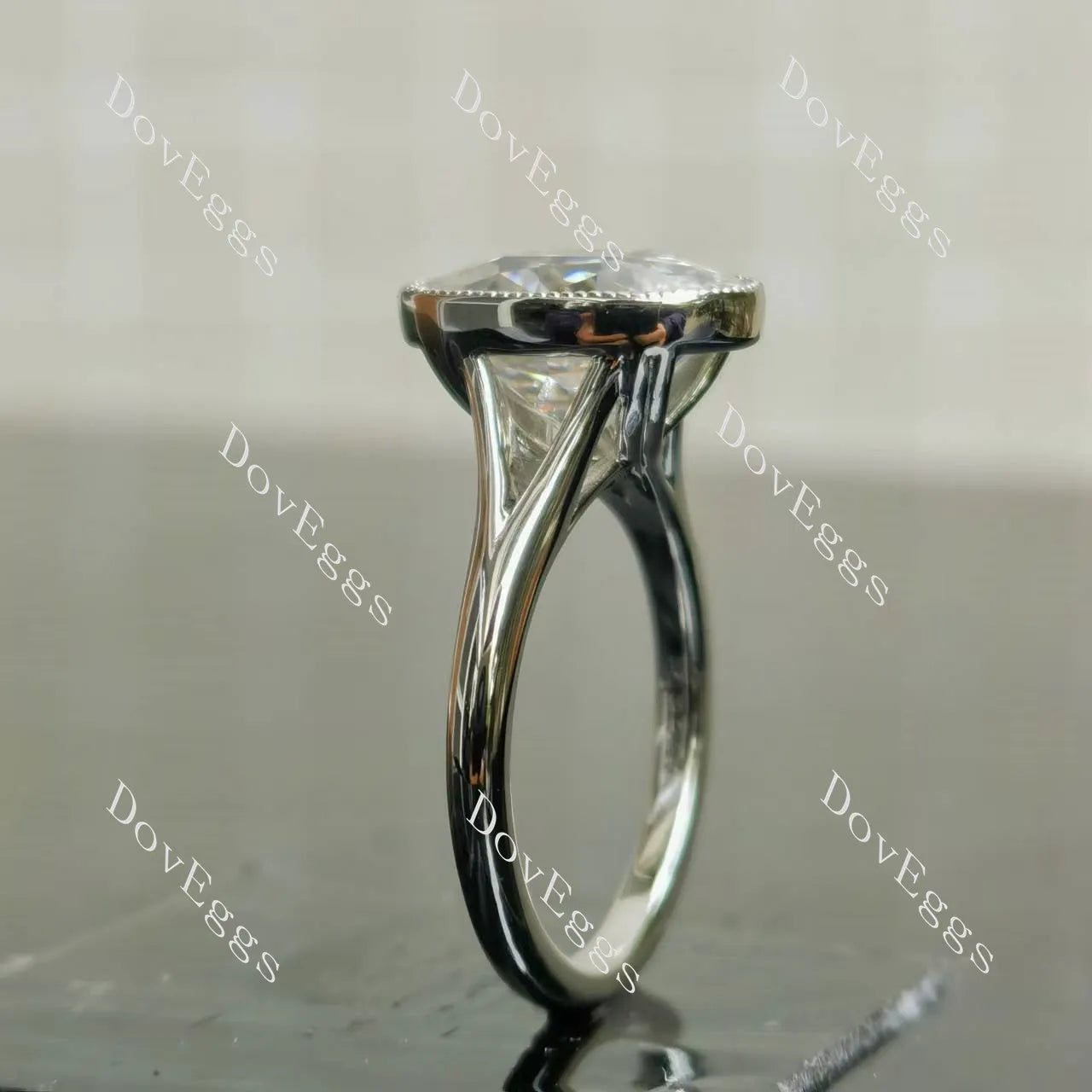 Oval bezel split shanks moissanite engagement ring| Doveggs