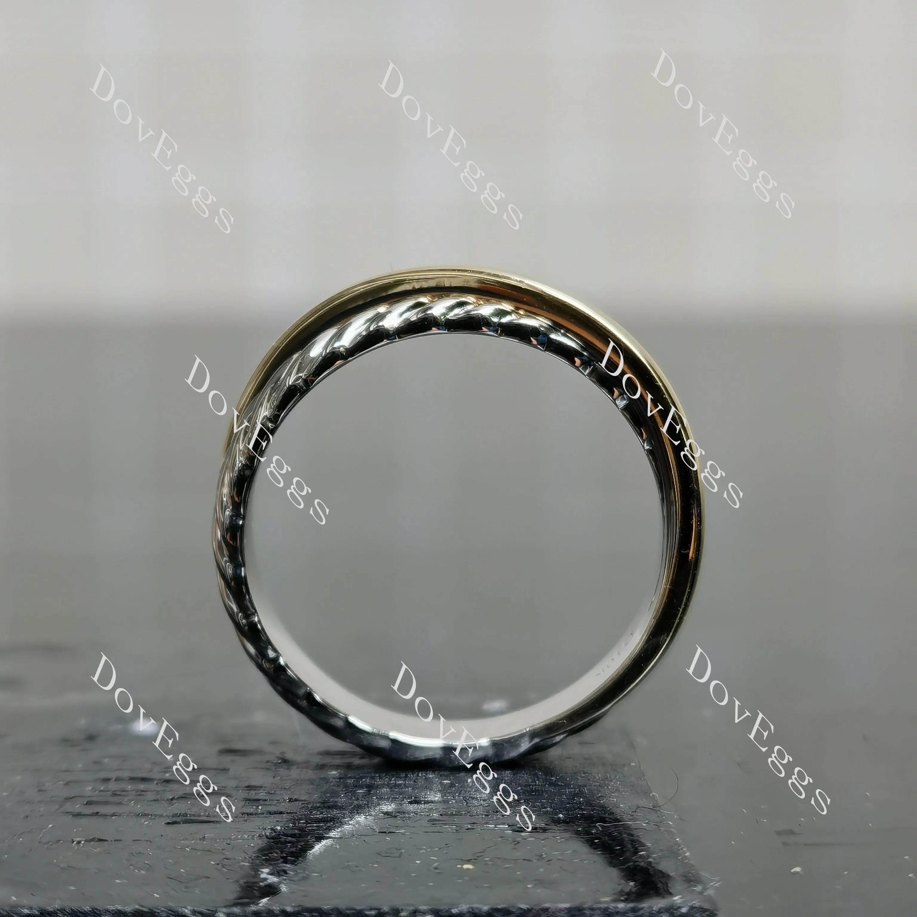 Art deco two-tone plain wedding band-5.3mm band width| DovEggs