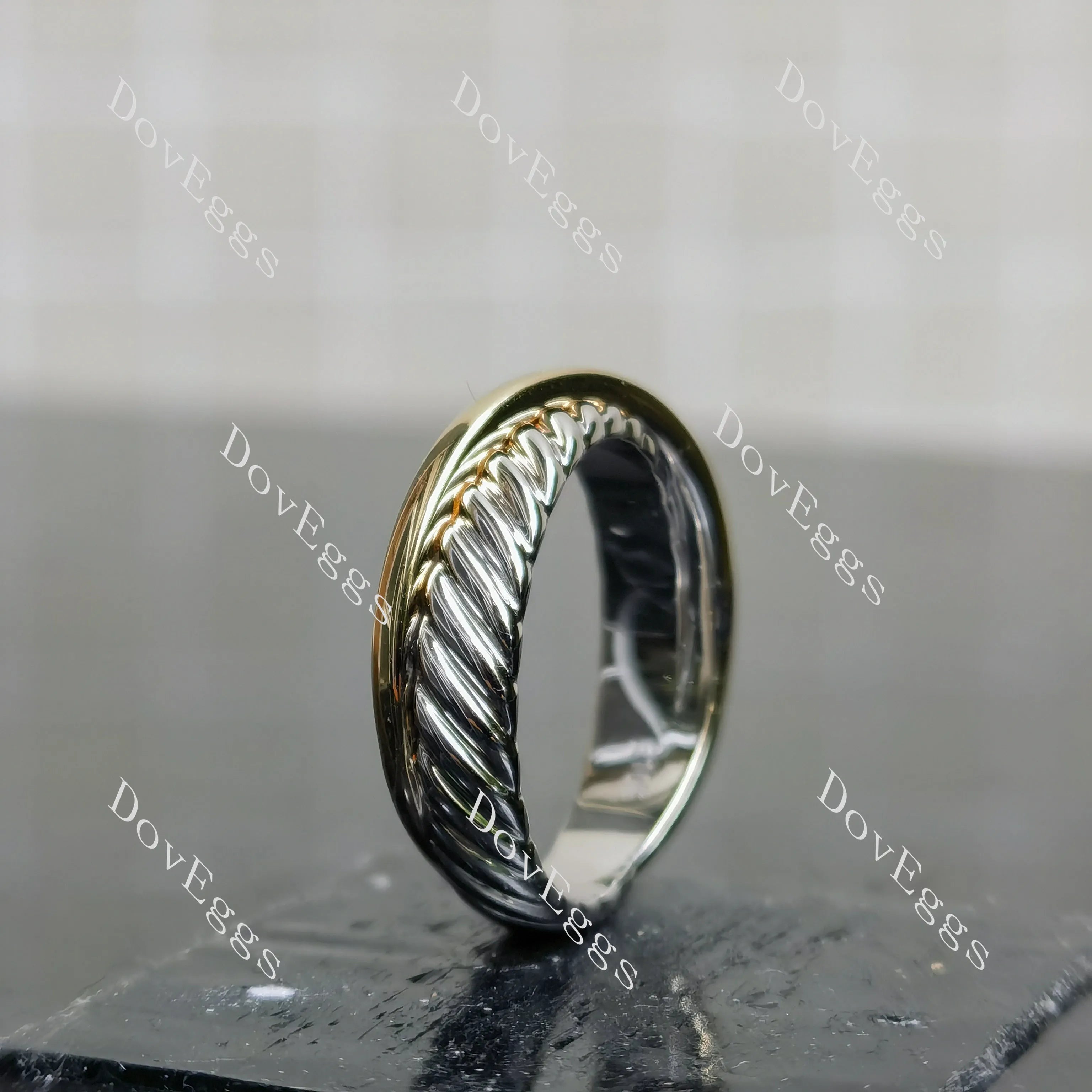 Art deco two-tone plain wedding band-5.3mm band width| DovEggs