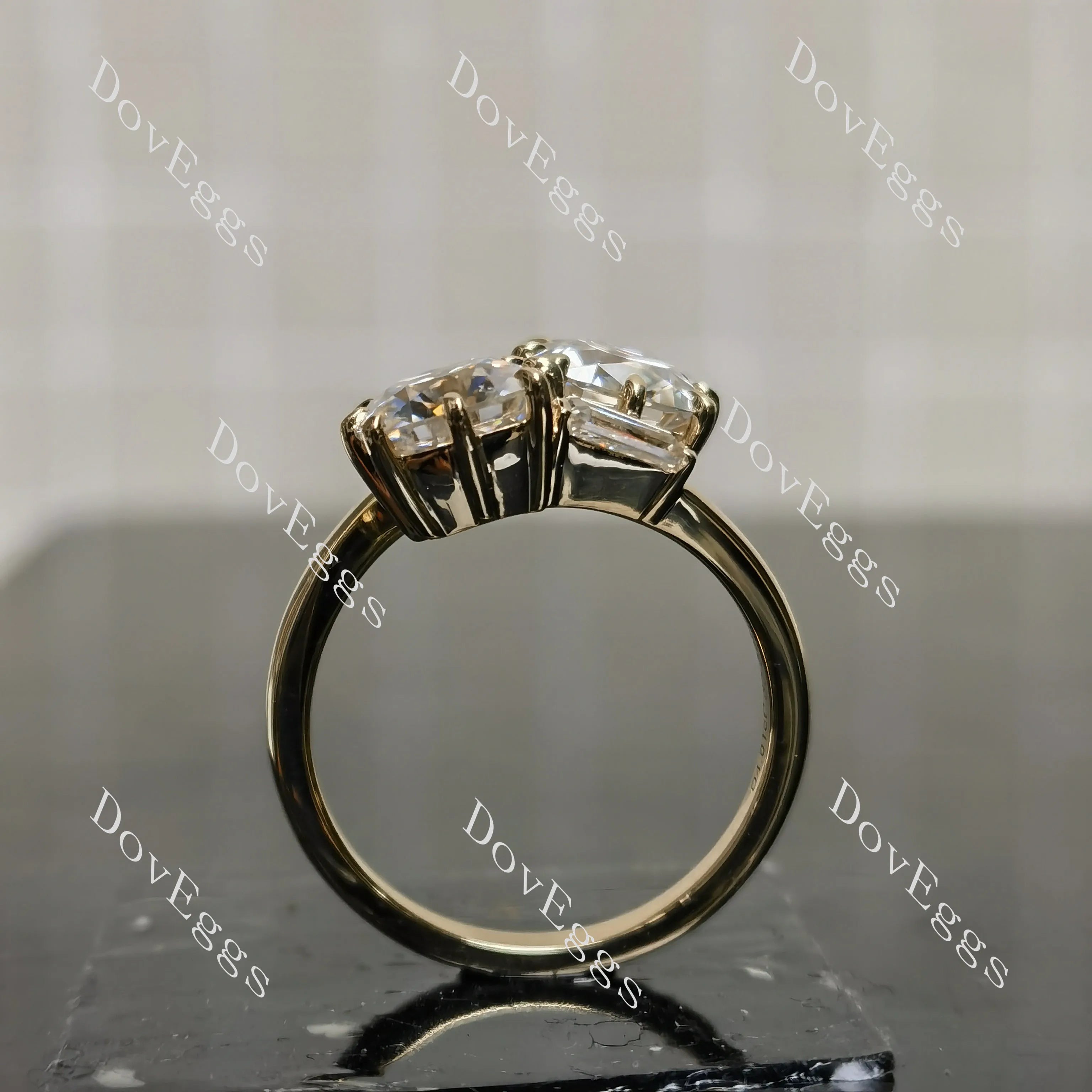 Cushion two stones moissanite engagement ring| Doveggs