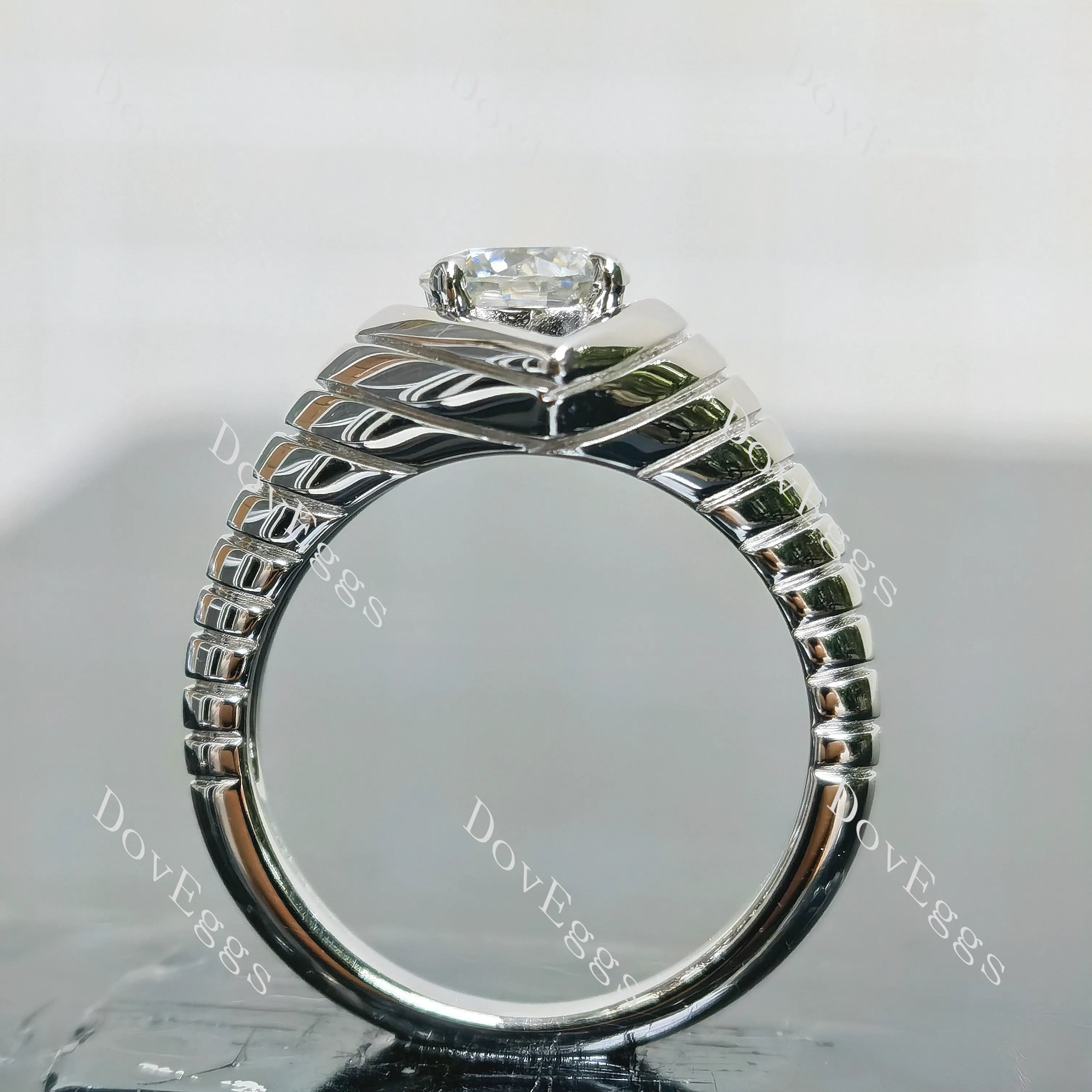 Round heart-shaped solitaire art deco engagement ring/wedding band| Doveggs