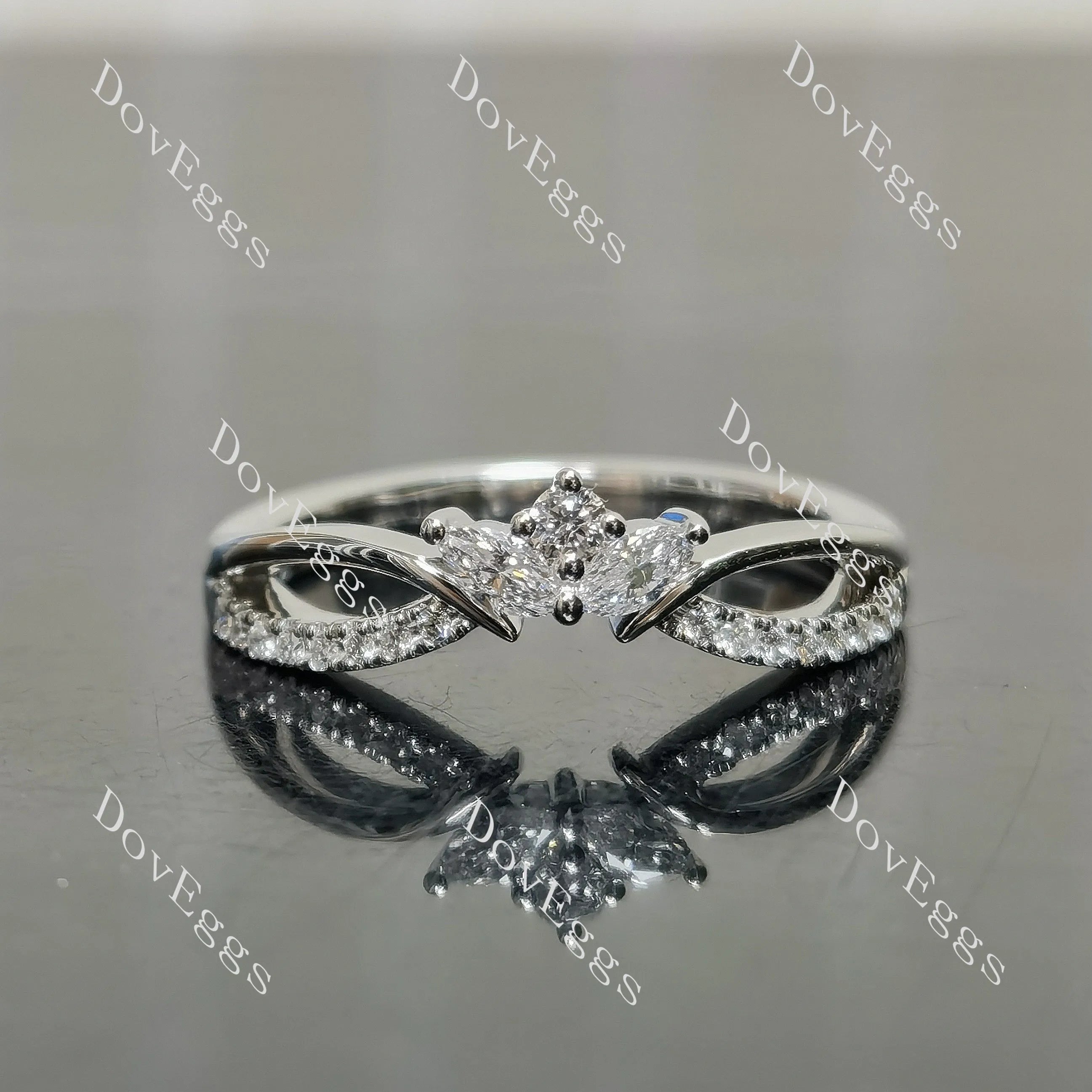 Round curved vintage moissanite stacking wedding band-2.0mm band width| Doveggs