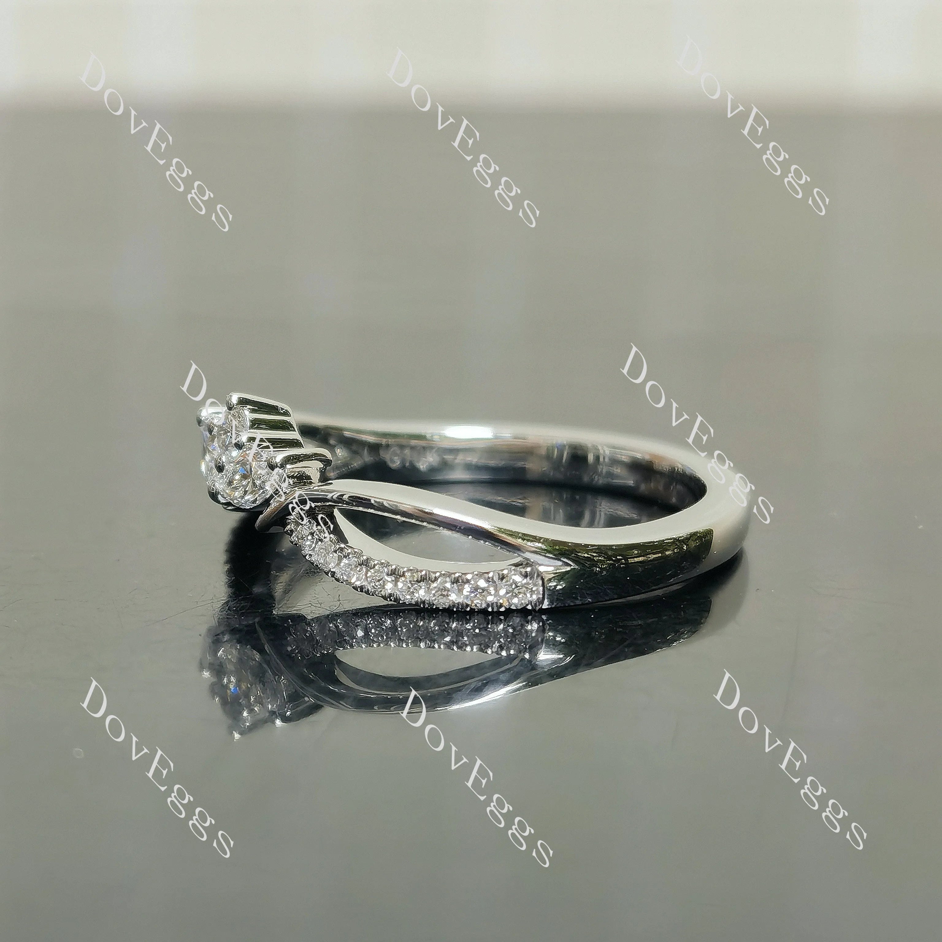 Round curved vintage moissanite stacking wedding band-2.0mm band width| Doveggs